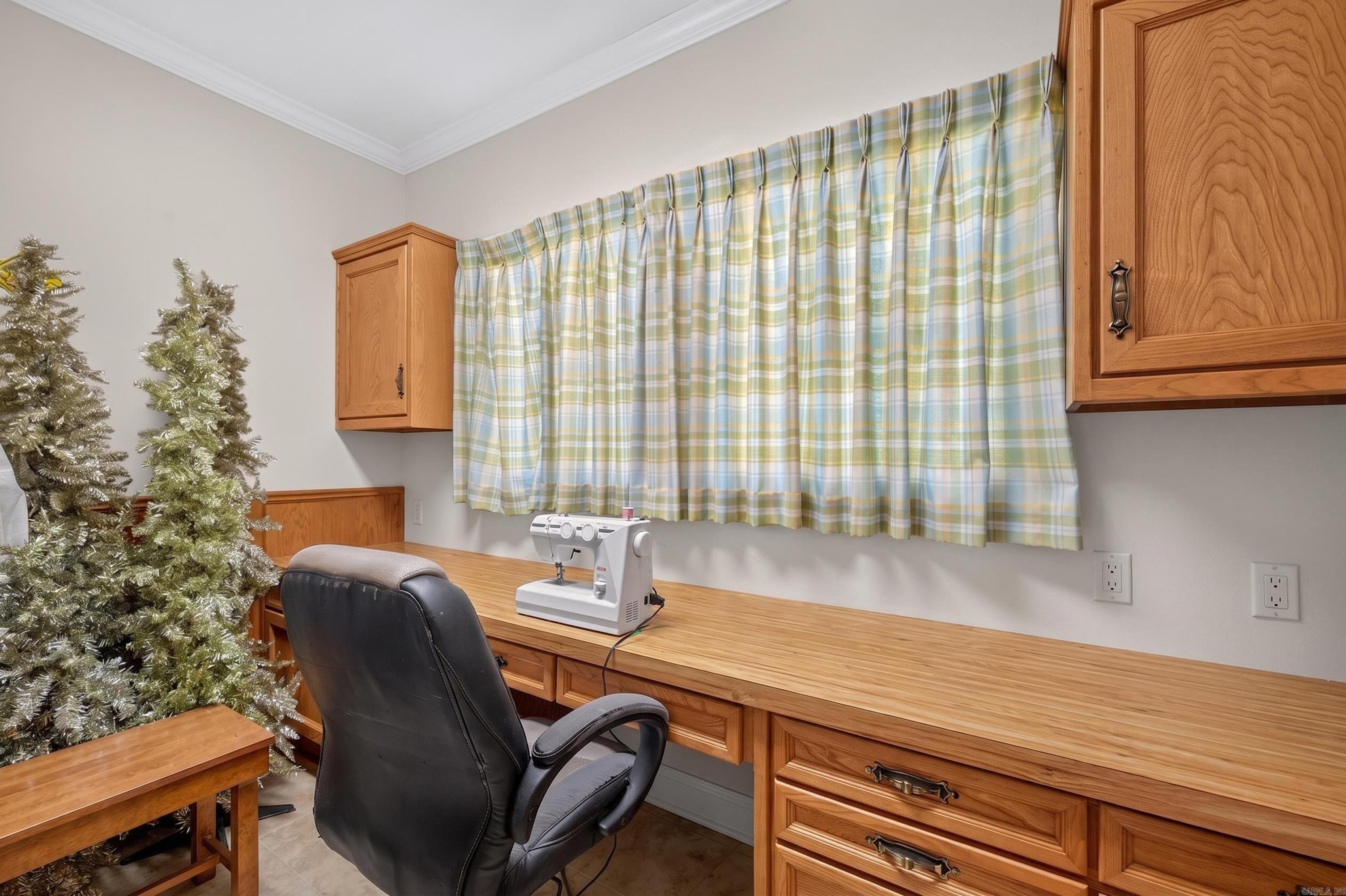 100 Charlotte Drive Property Photo 41