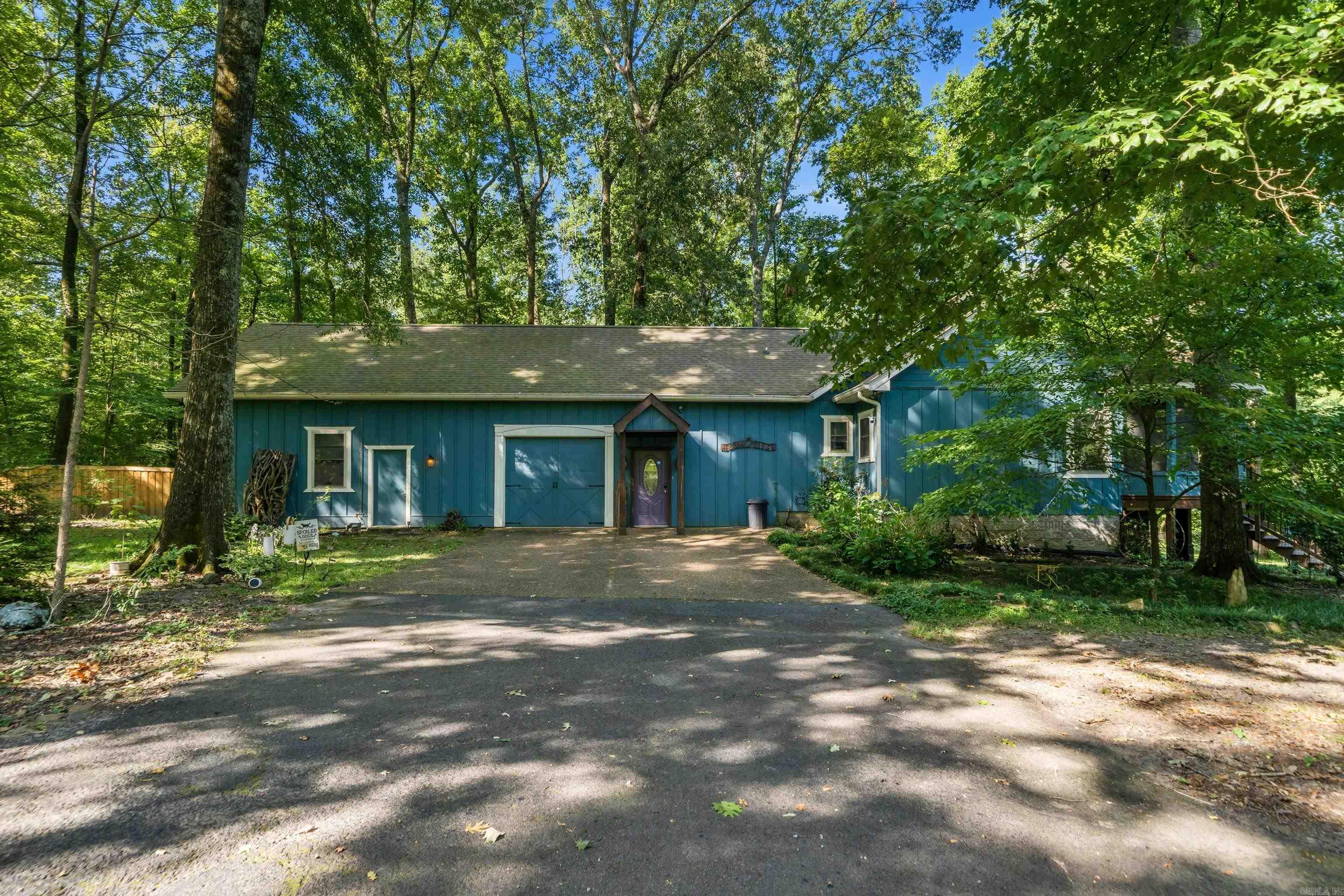 134 Riverpark Drive Property Photo 2