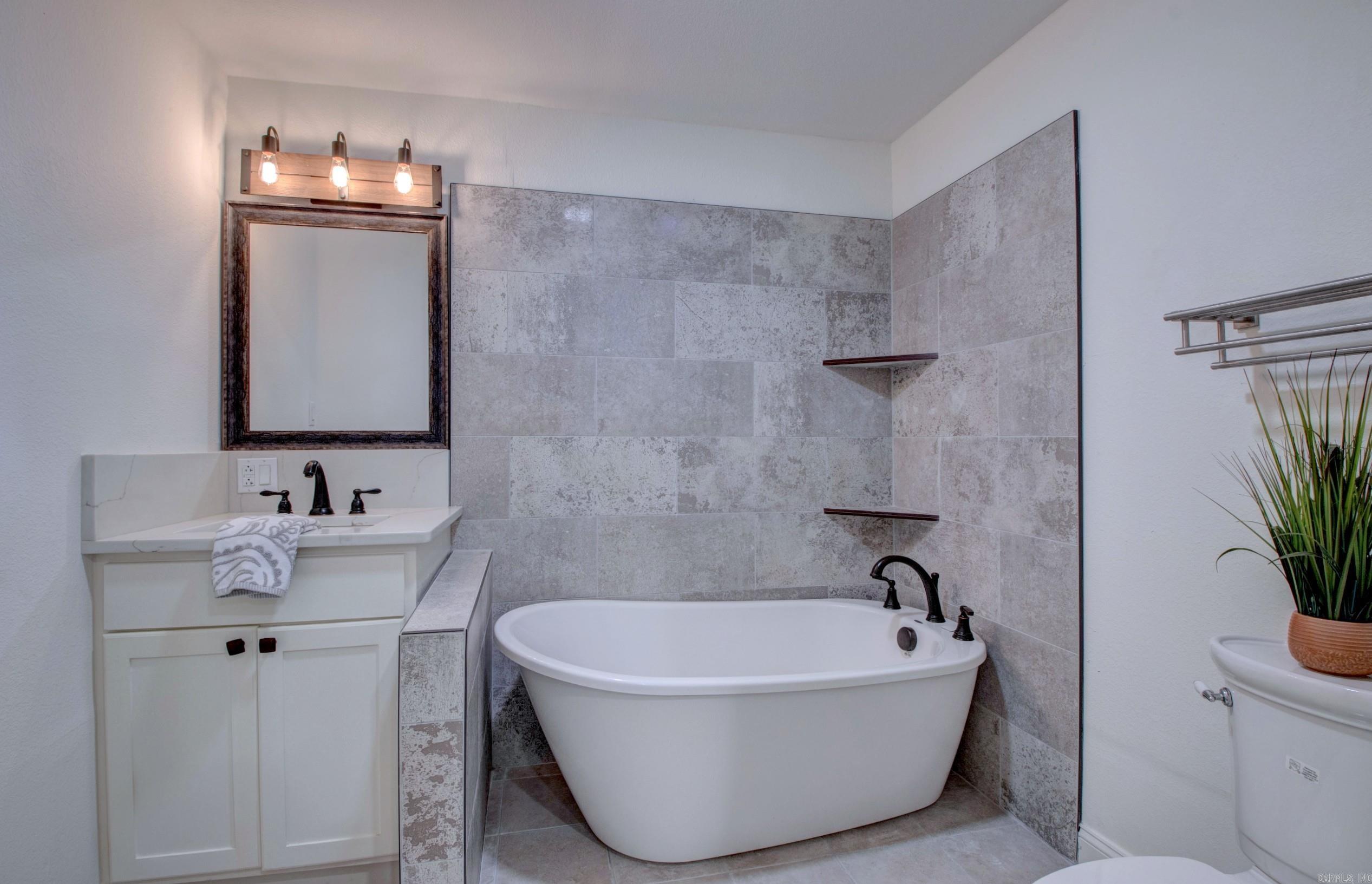 4111 Ryburn Road Property Photo 25