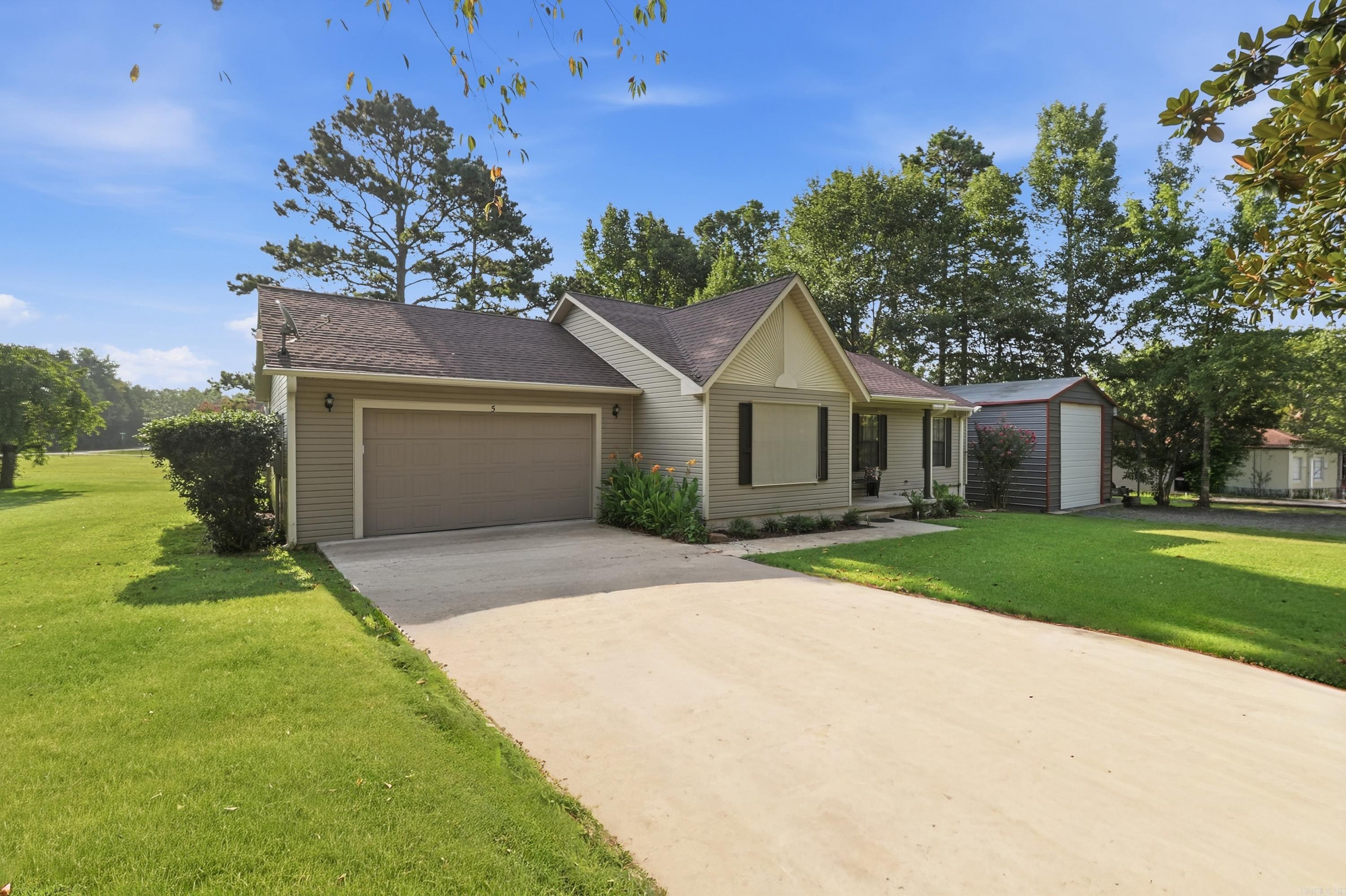 5 Trace Dr. Property Photo 1