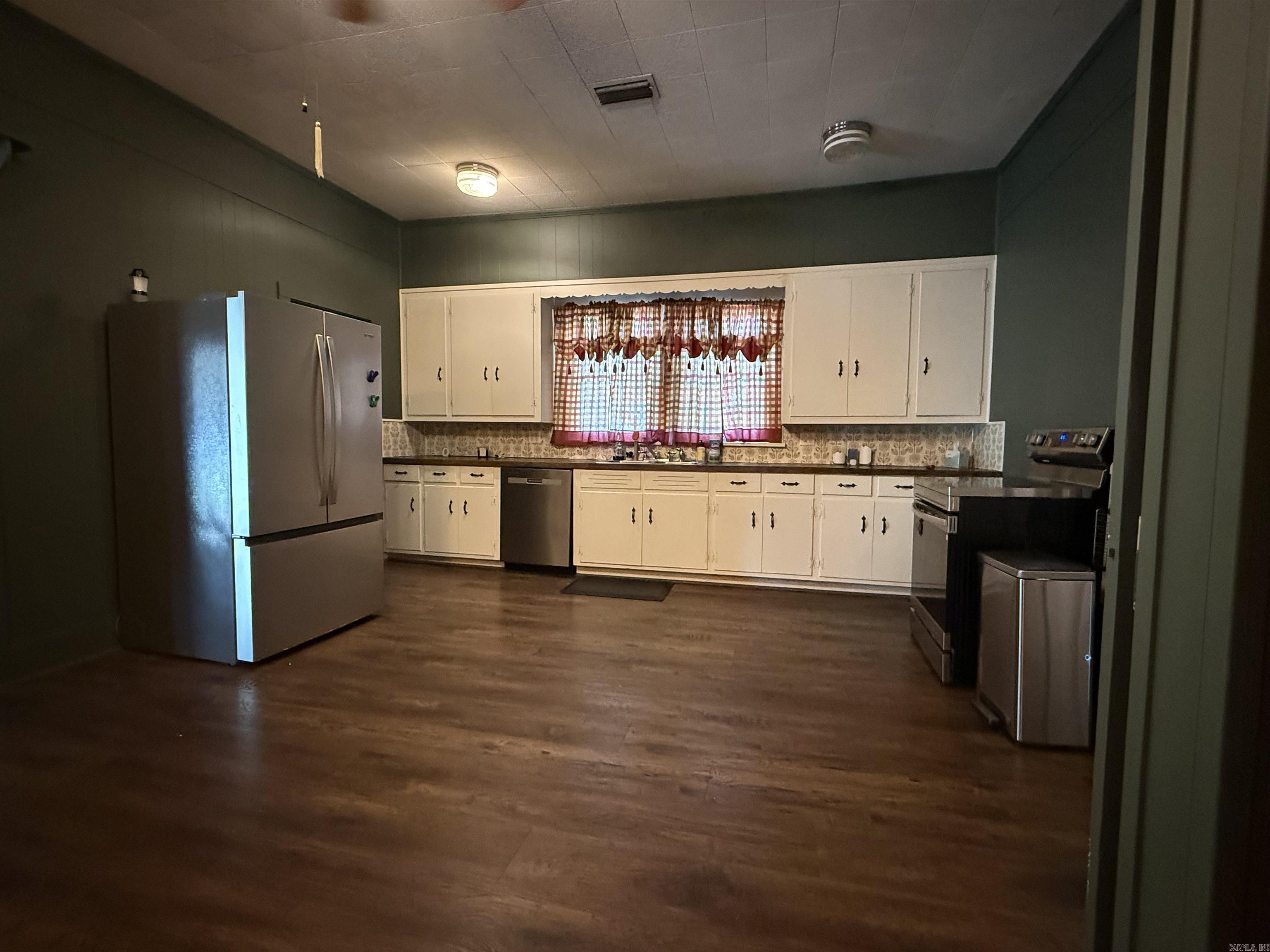 303 W Pine Street Property Photo 6