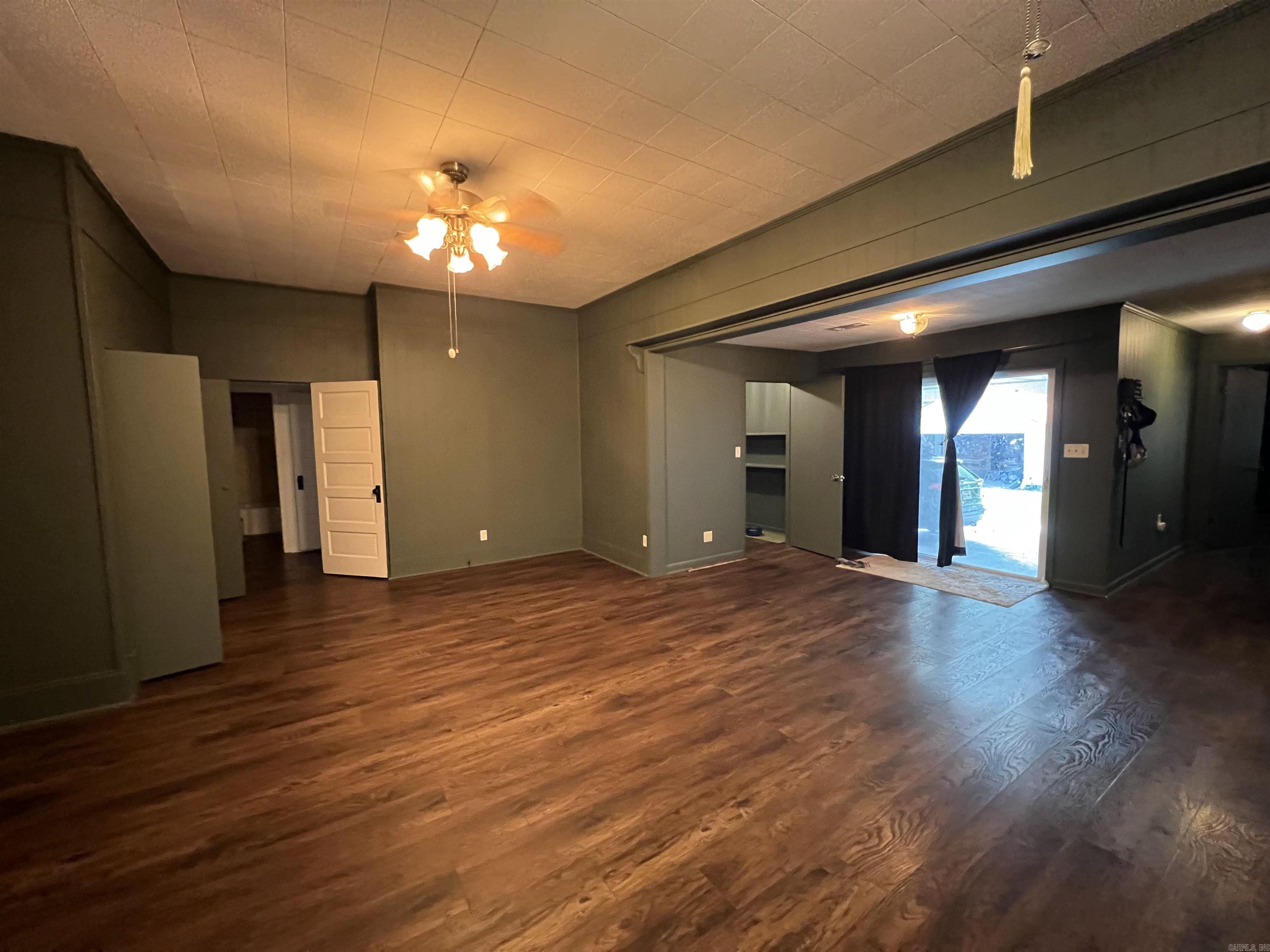 303 W Pine Street Property Photo 16