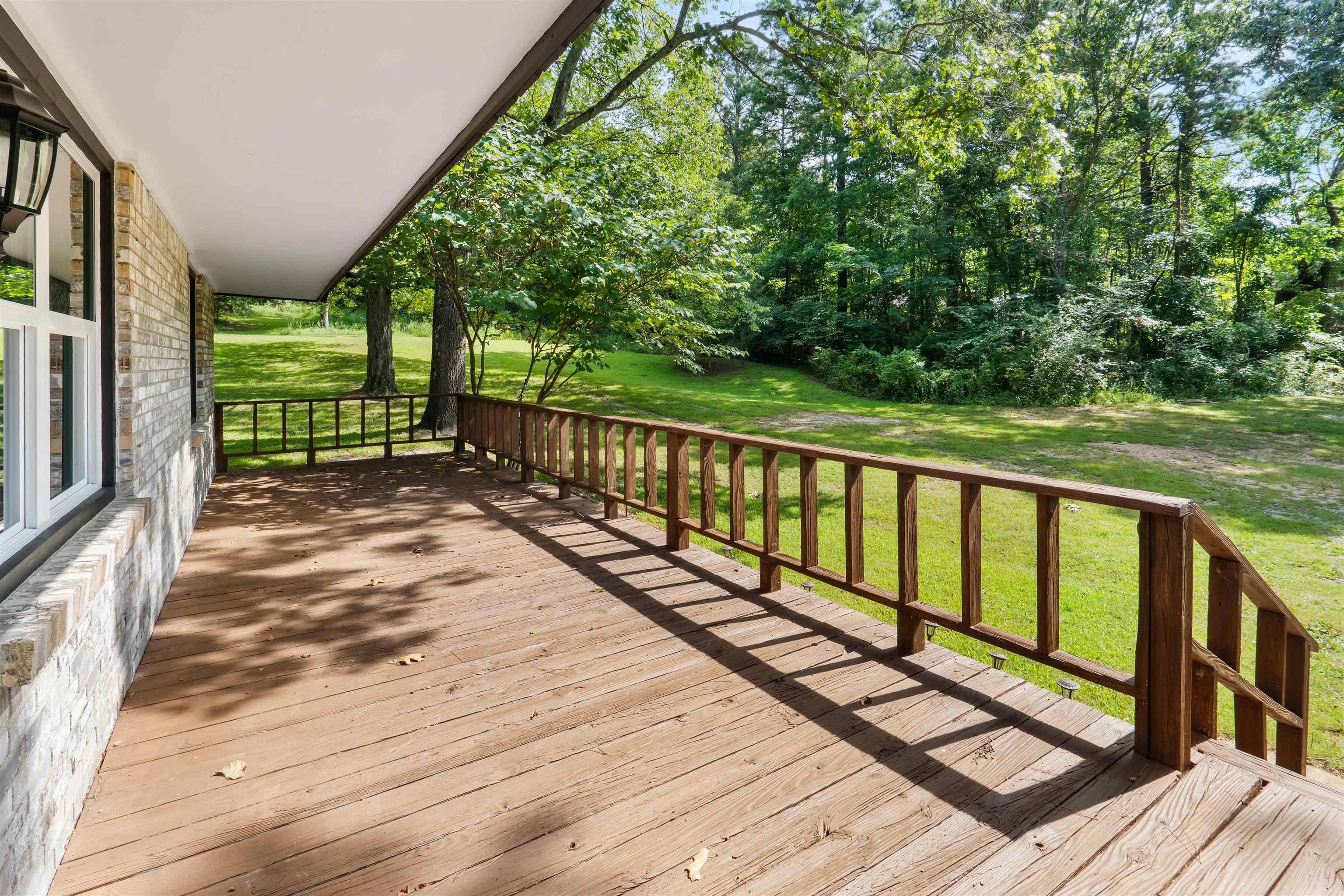 284 Burgundy Pl. Property Photo 4
