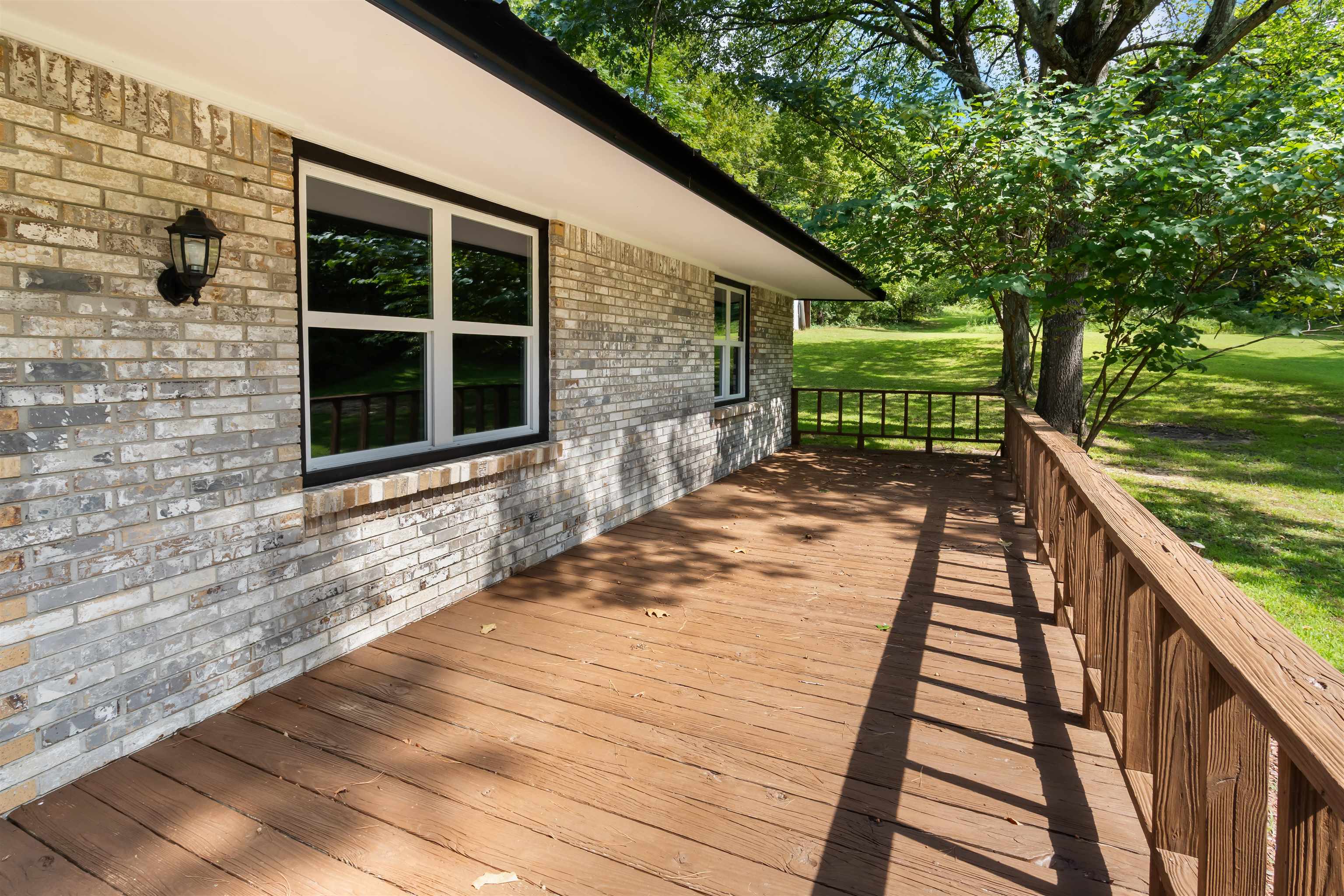 284 Burgundy Pl. Property Photo 5