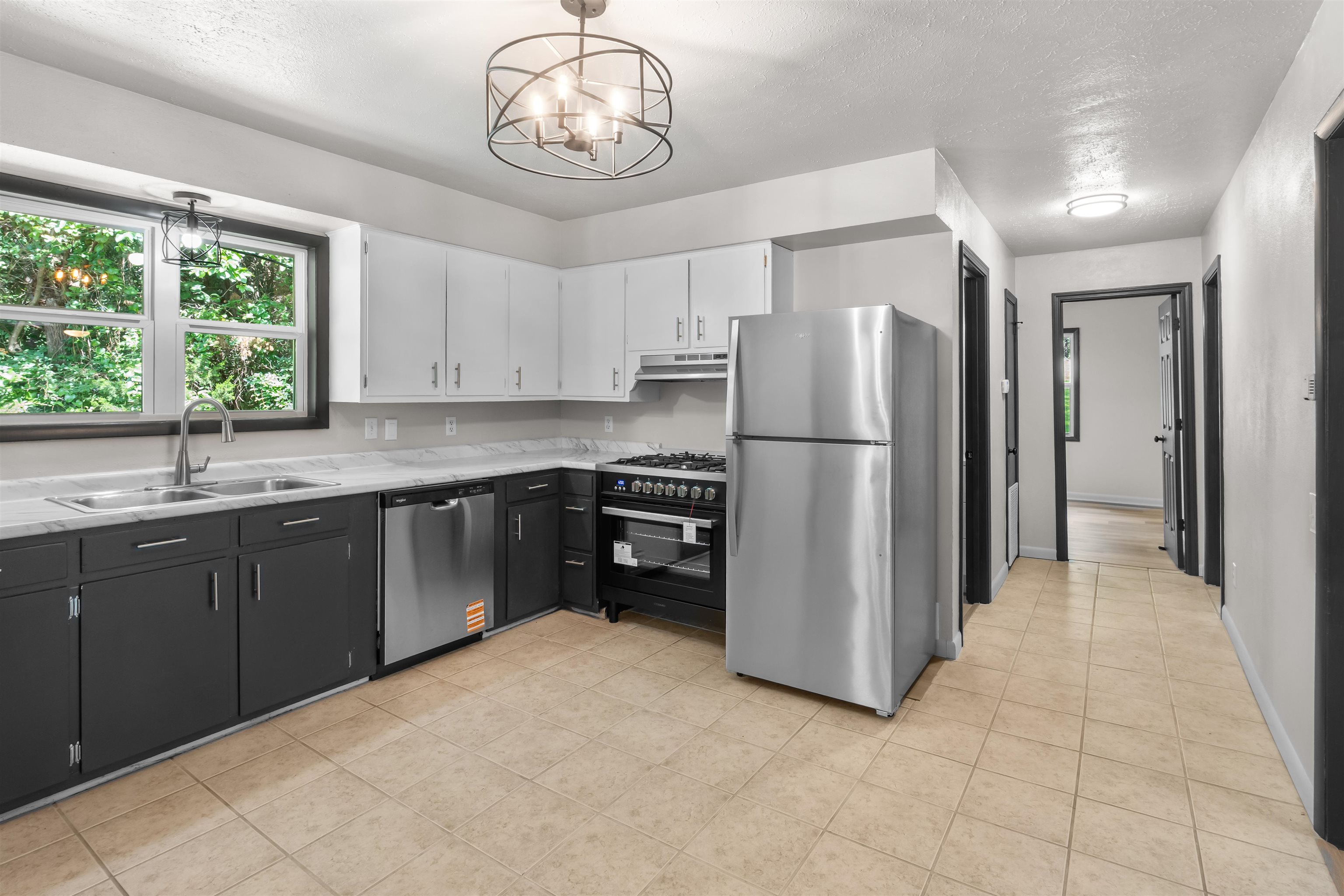 284 Burgundy Pl. Property Photo 10