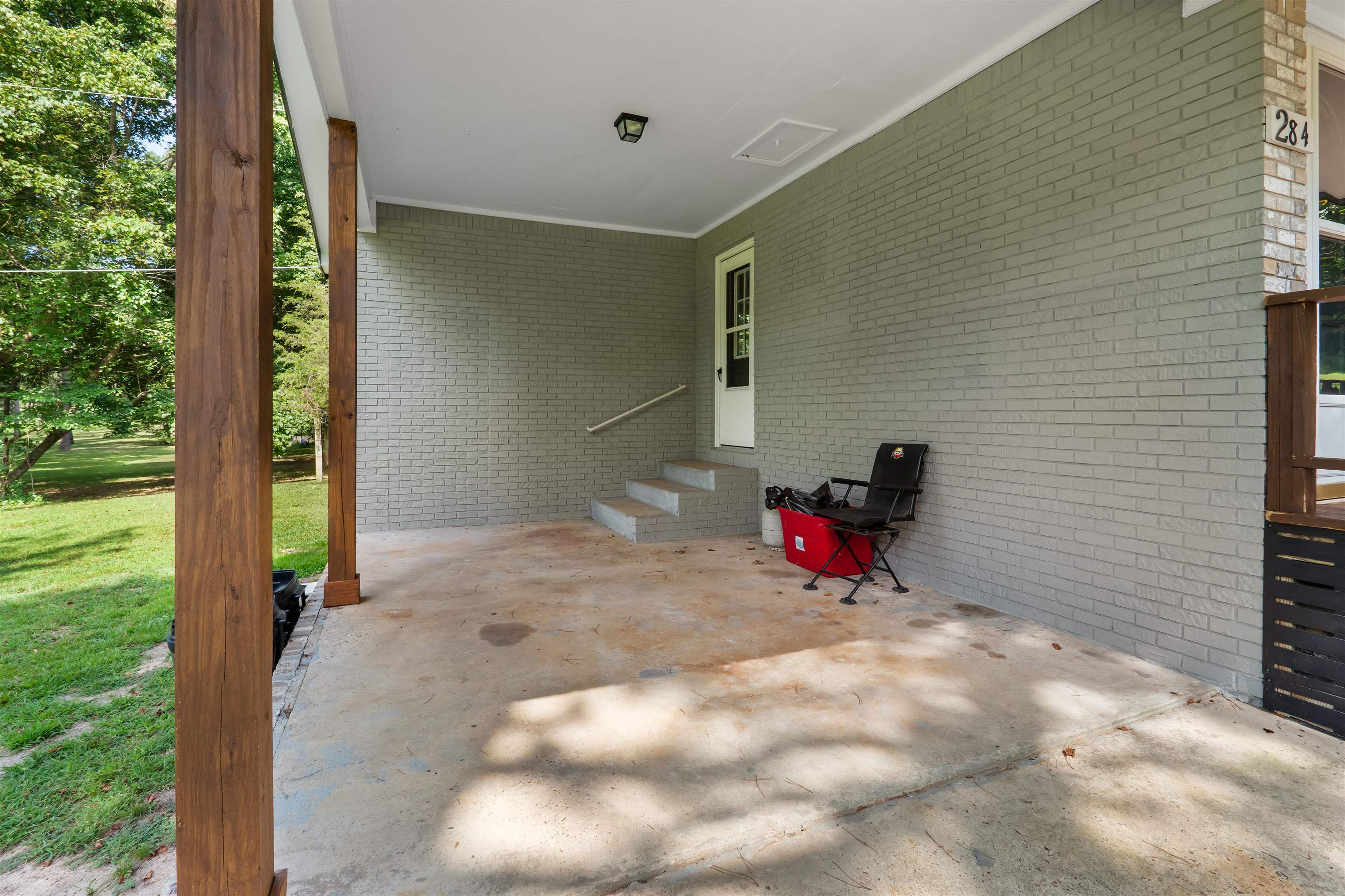 284 Burgundy Pl. Property Photo 15