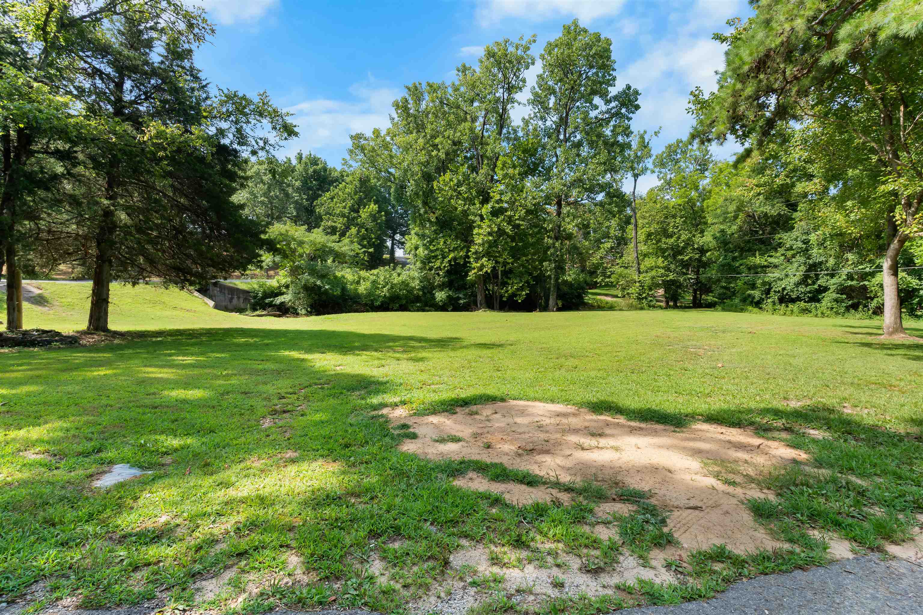 284 Burgundy Pl. Property Photo 16