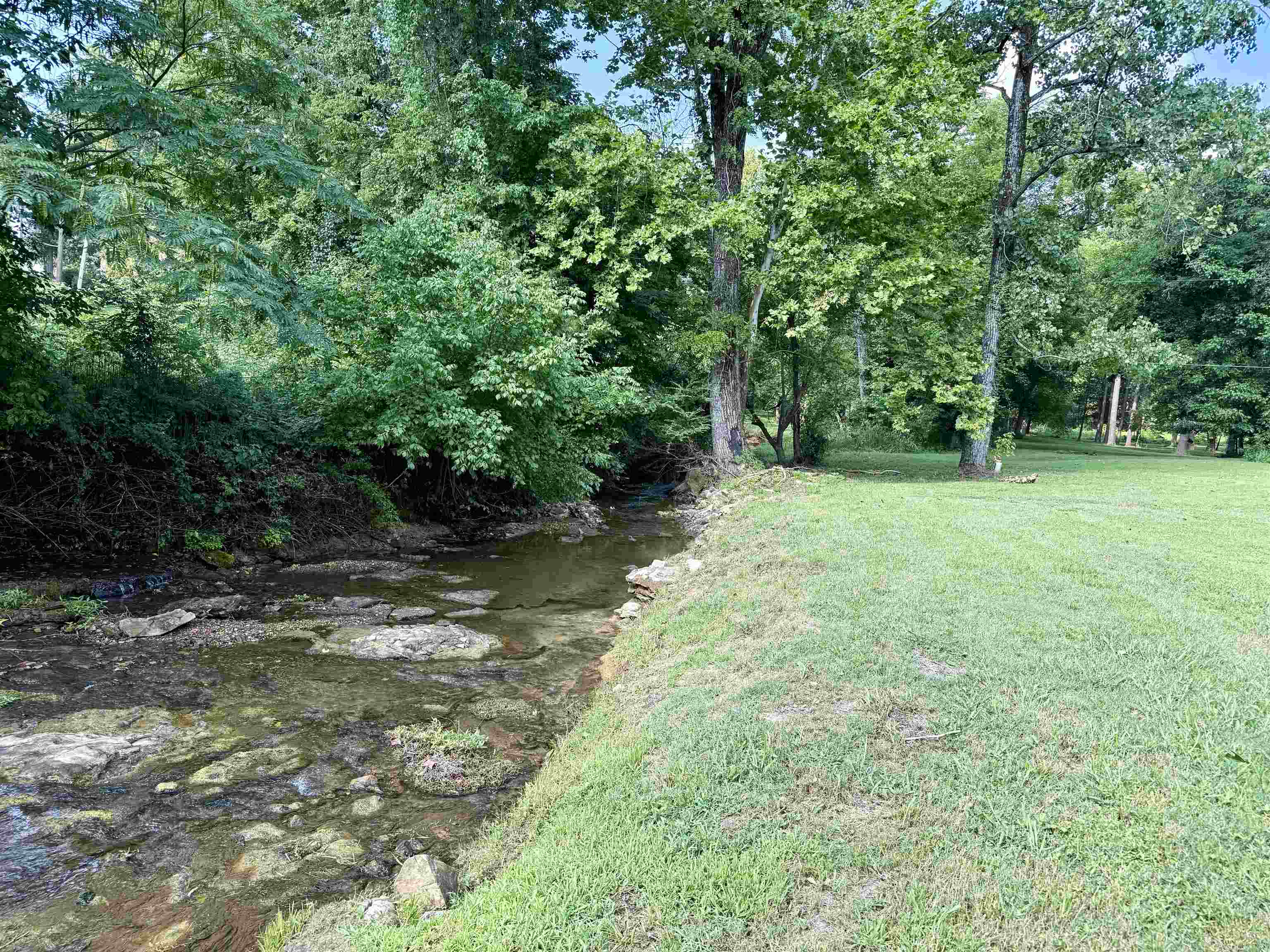 284 Burgundy Pl. Property Photo 17