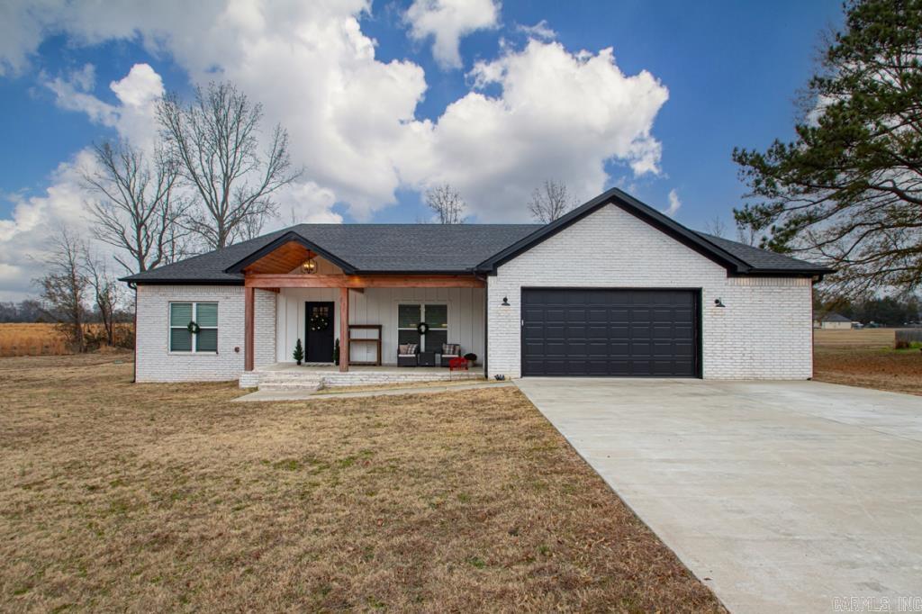 422 Highway 225 W Property Photo 1