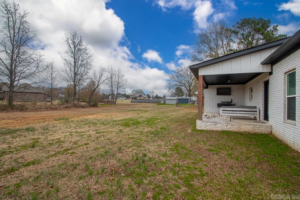 422 Highway 225 W Property Photo 6