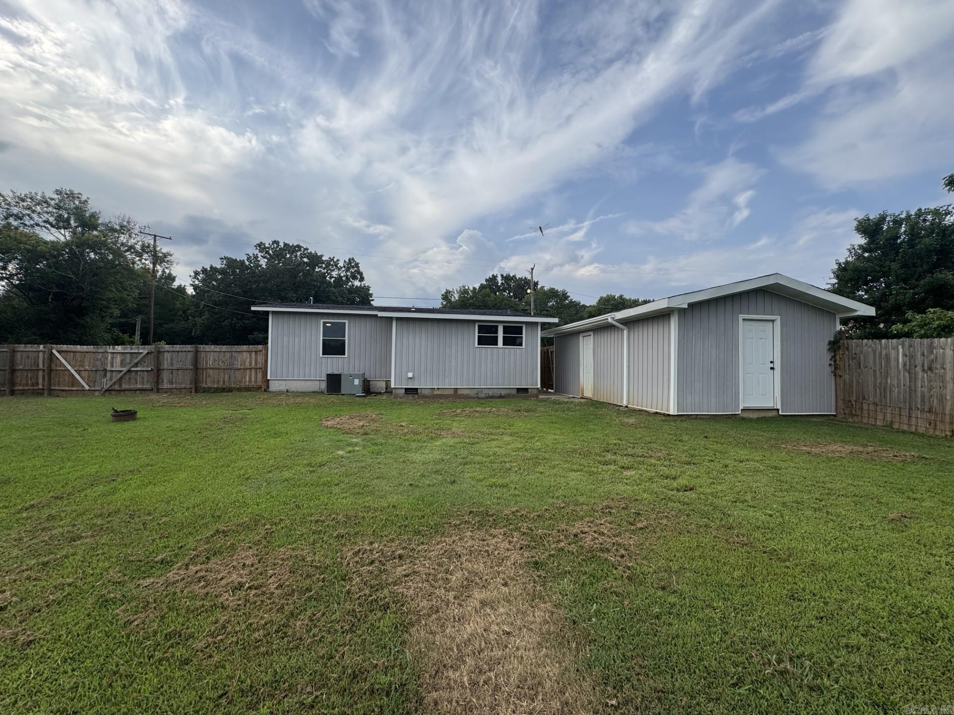 1136 N Hwy 367 Property Photo 4