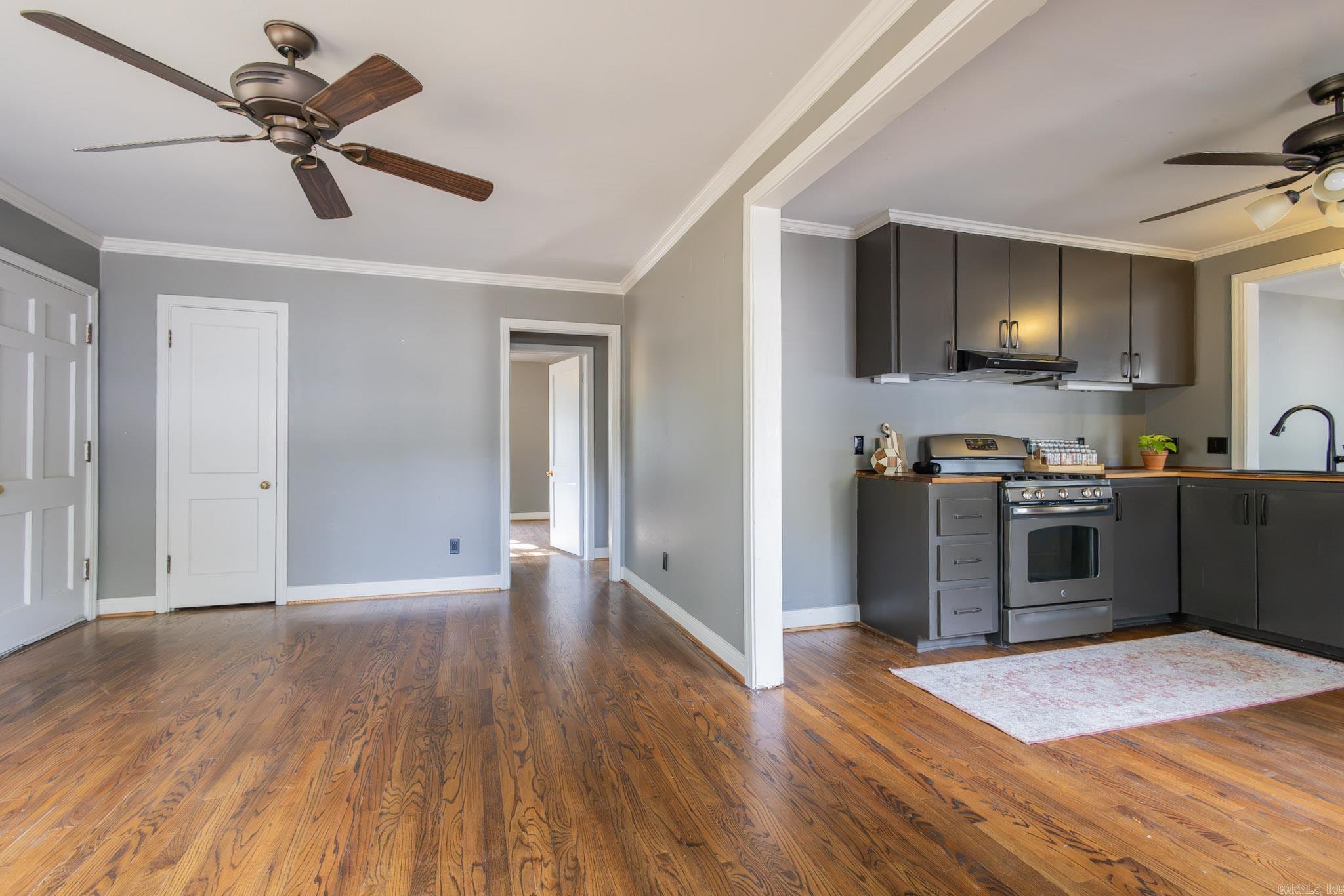 6710 Kavanaugh Pl Property Photo 2