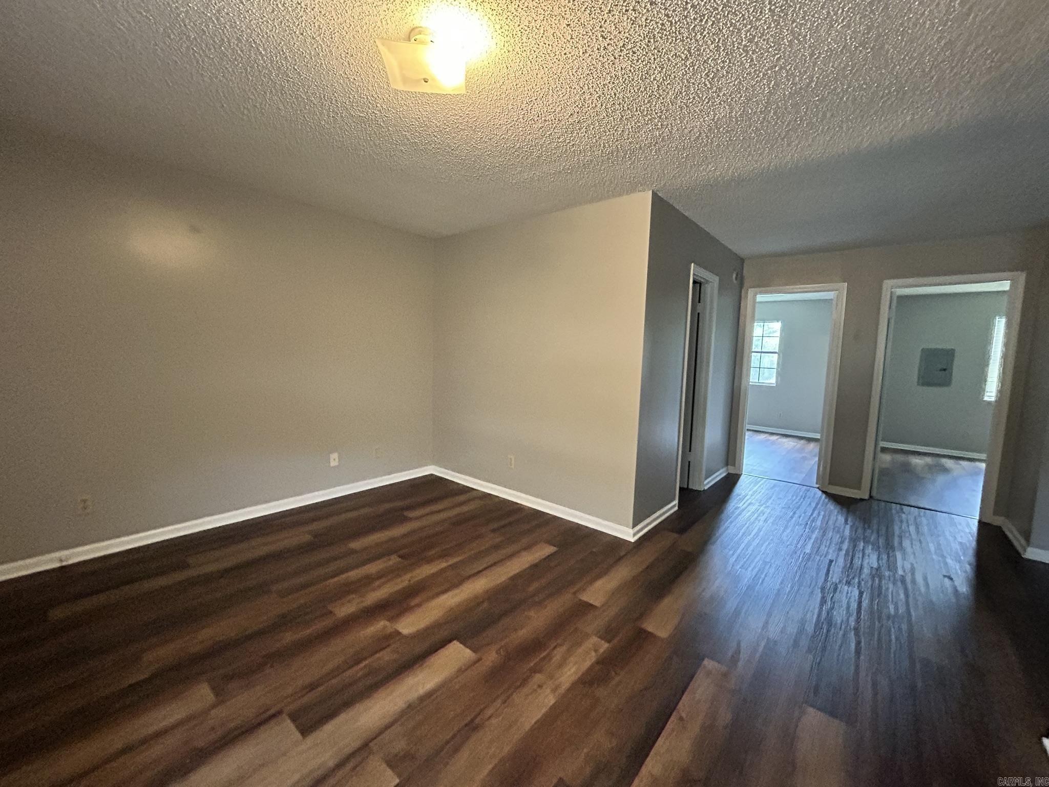 2710 S Taft St Property Photo 2