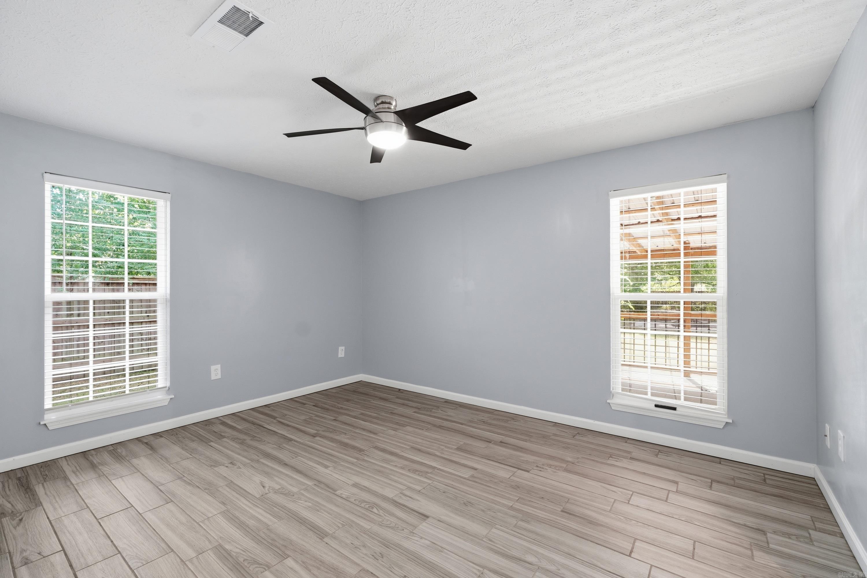225 E German Lane Property Photo 19
