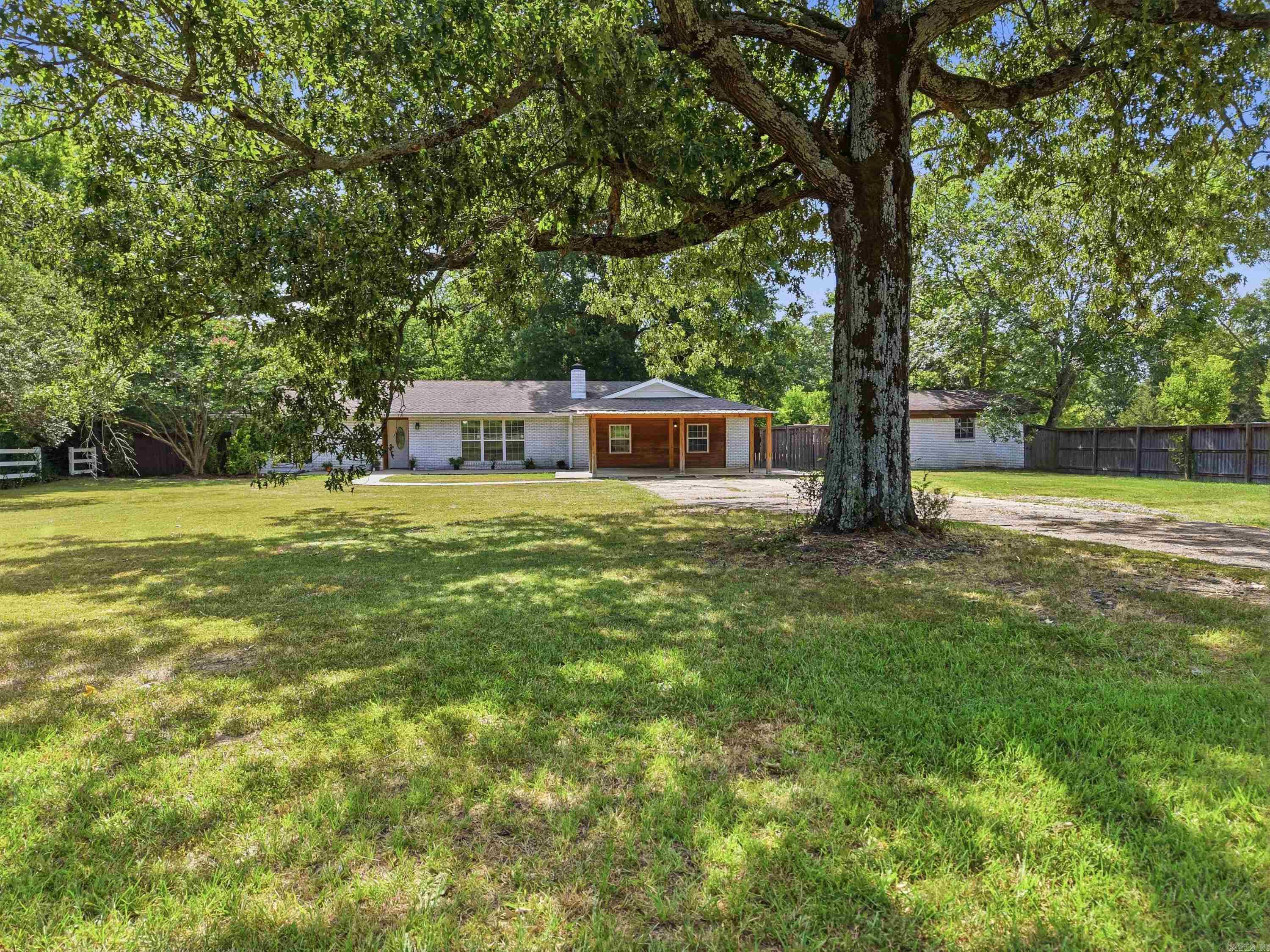 225 E German Lane Property Photo 38