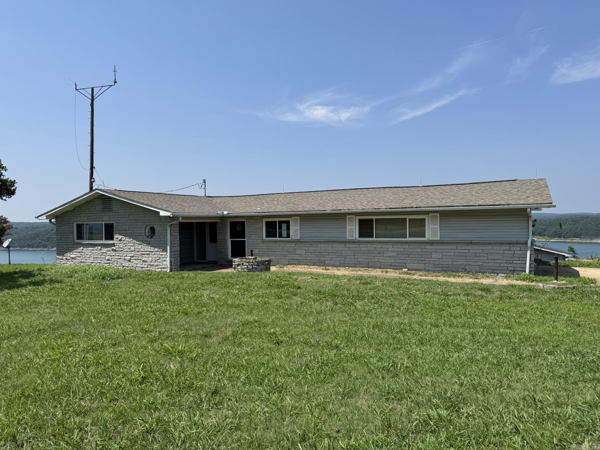 17 Cr 830 Property Photo 1