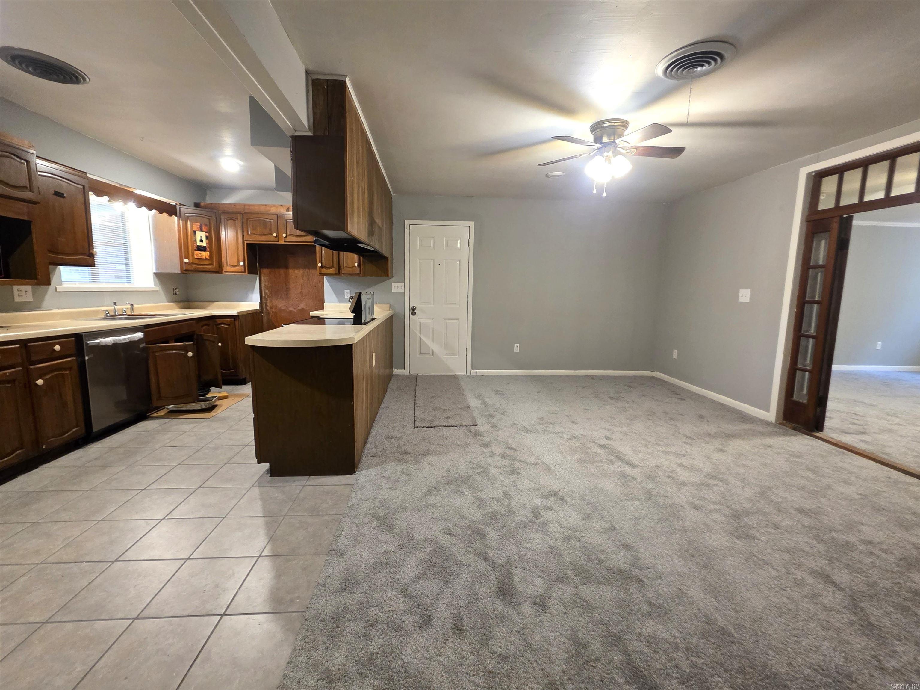 1503 S Dakota Property Photo 5