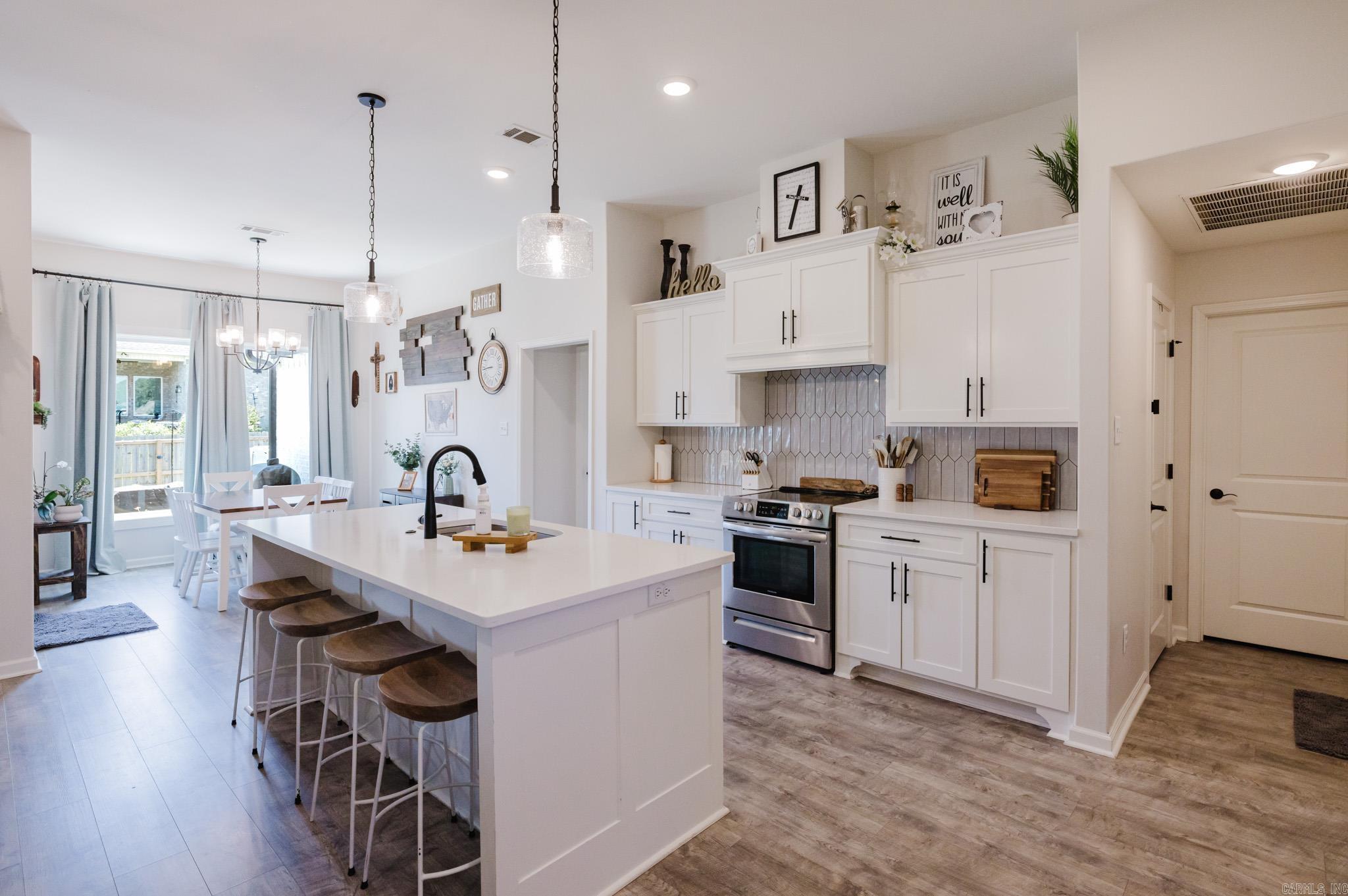 5011 Del Rey Court Property Photo 6