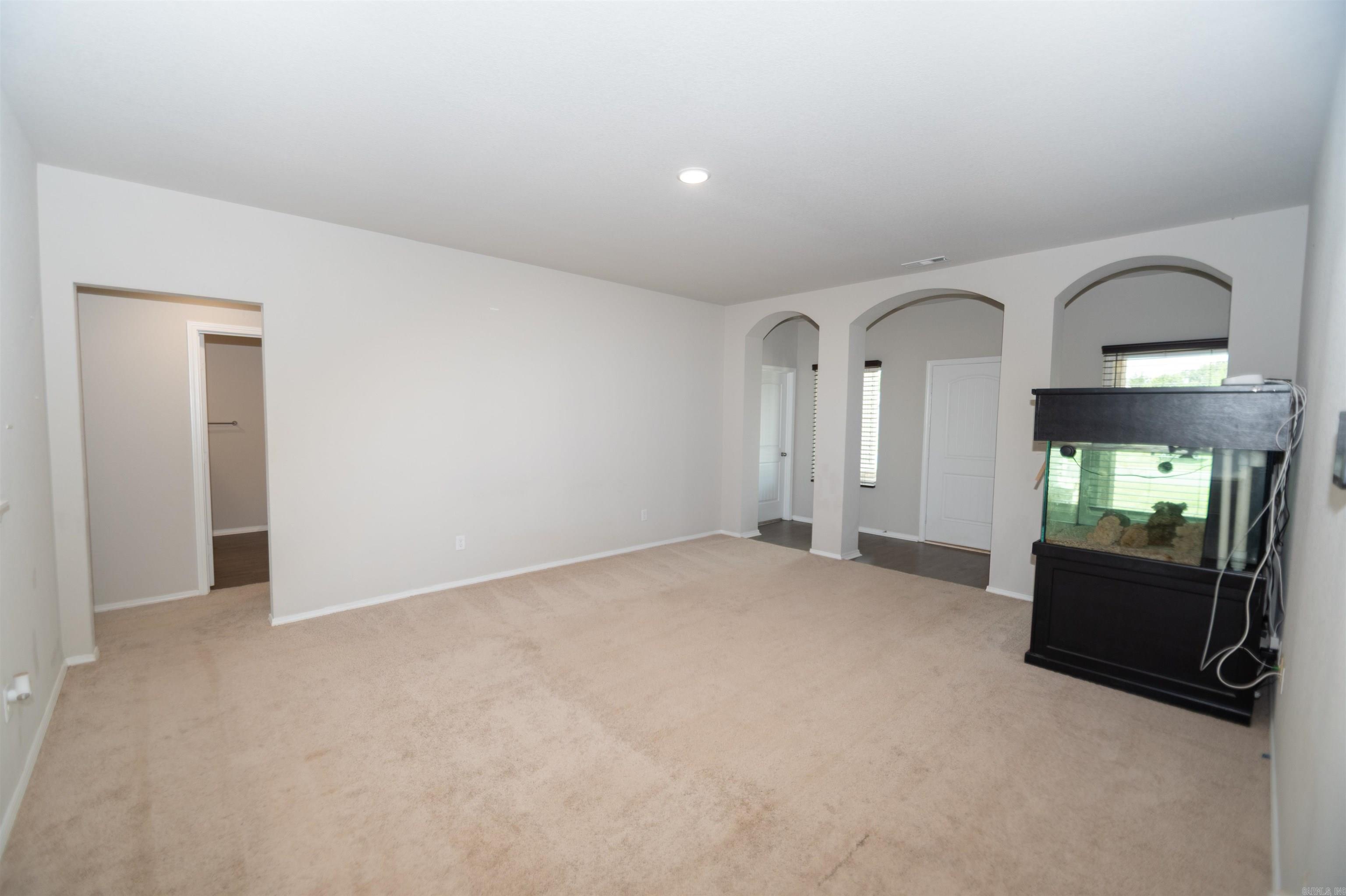 105 Williams Lane Property Photo 4