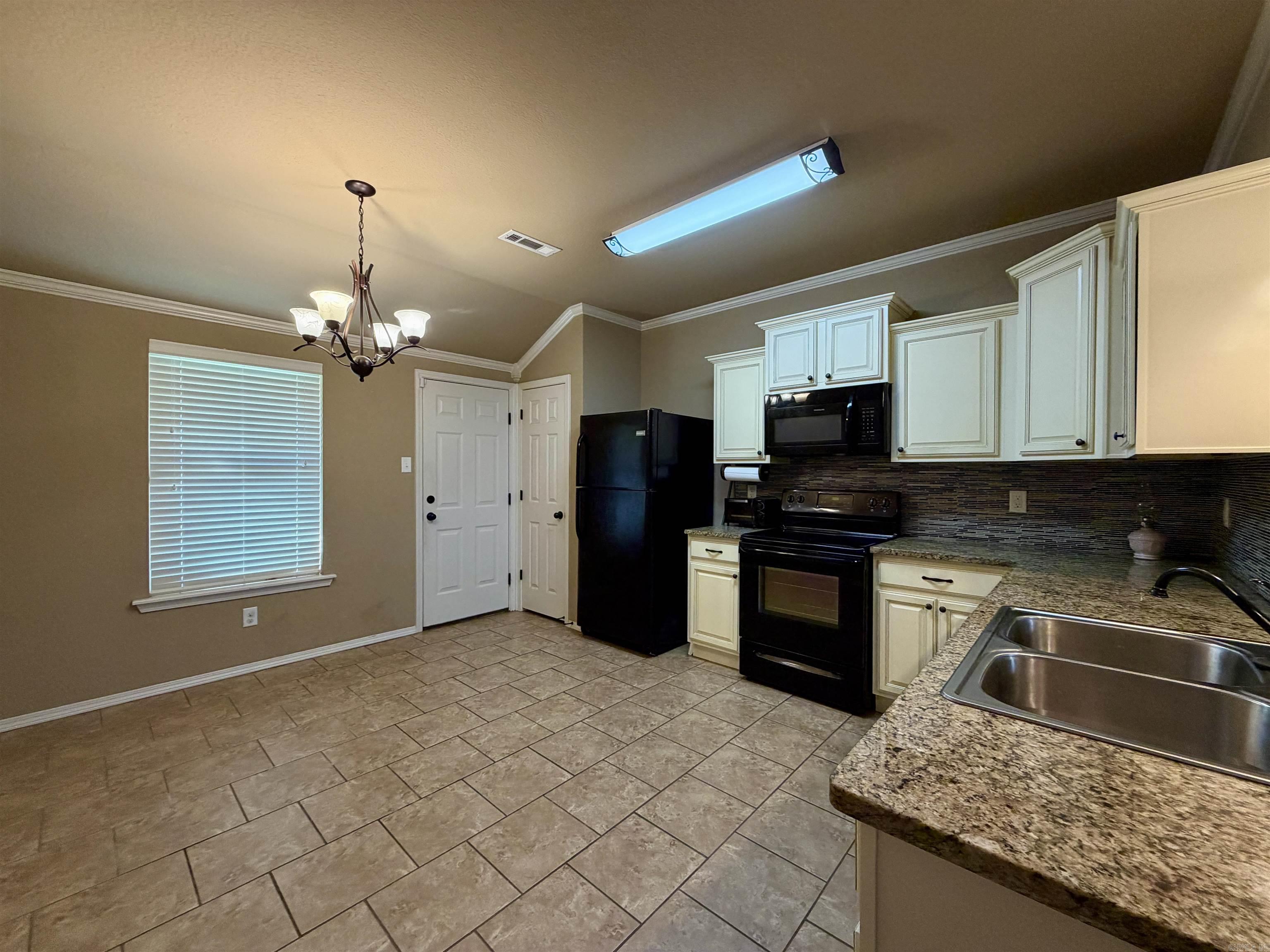 11025 Denton Road Property Photo 7