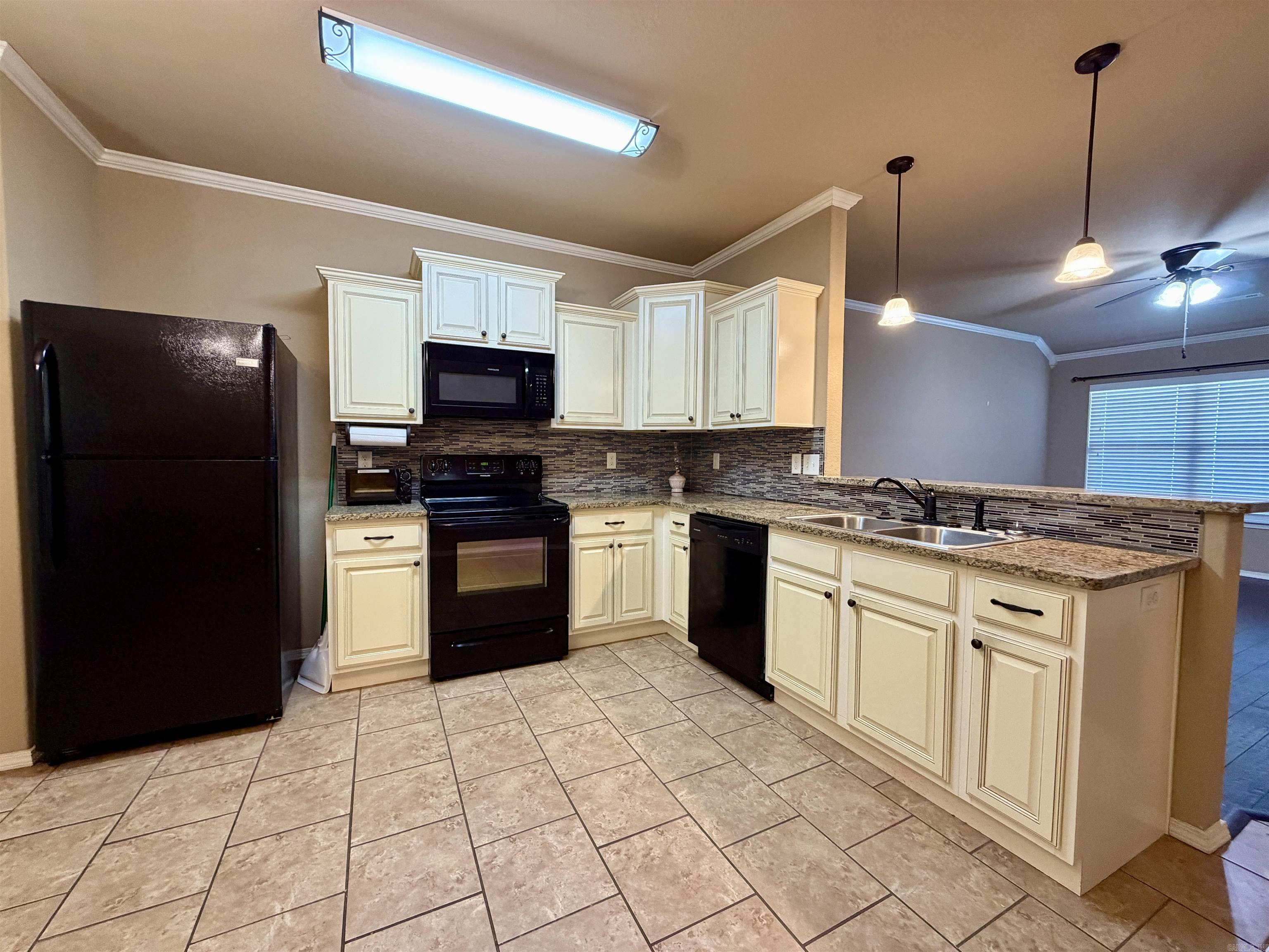11025 Denton Road Property Photo 8