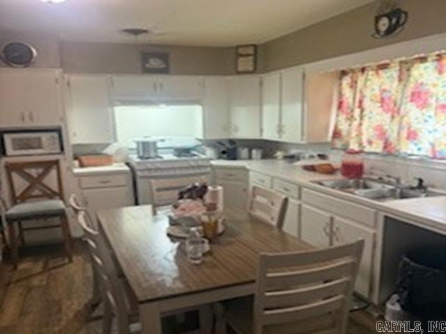 1611 Vaughn St Property Photo 2