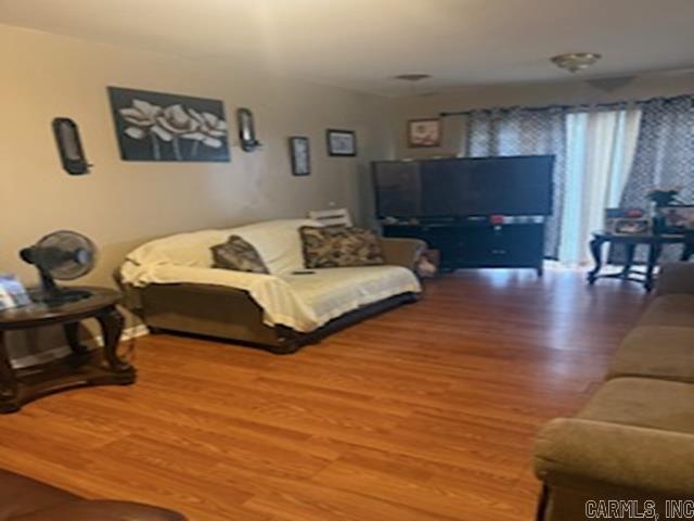 1611 Vaughn St Property Photo 3