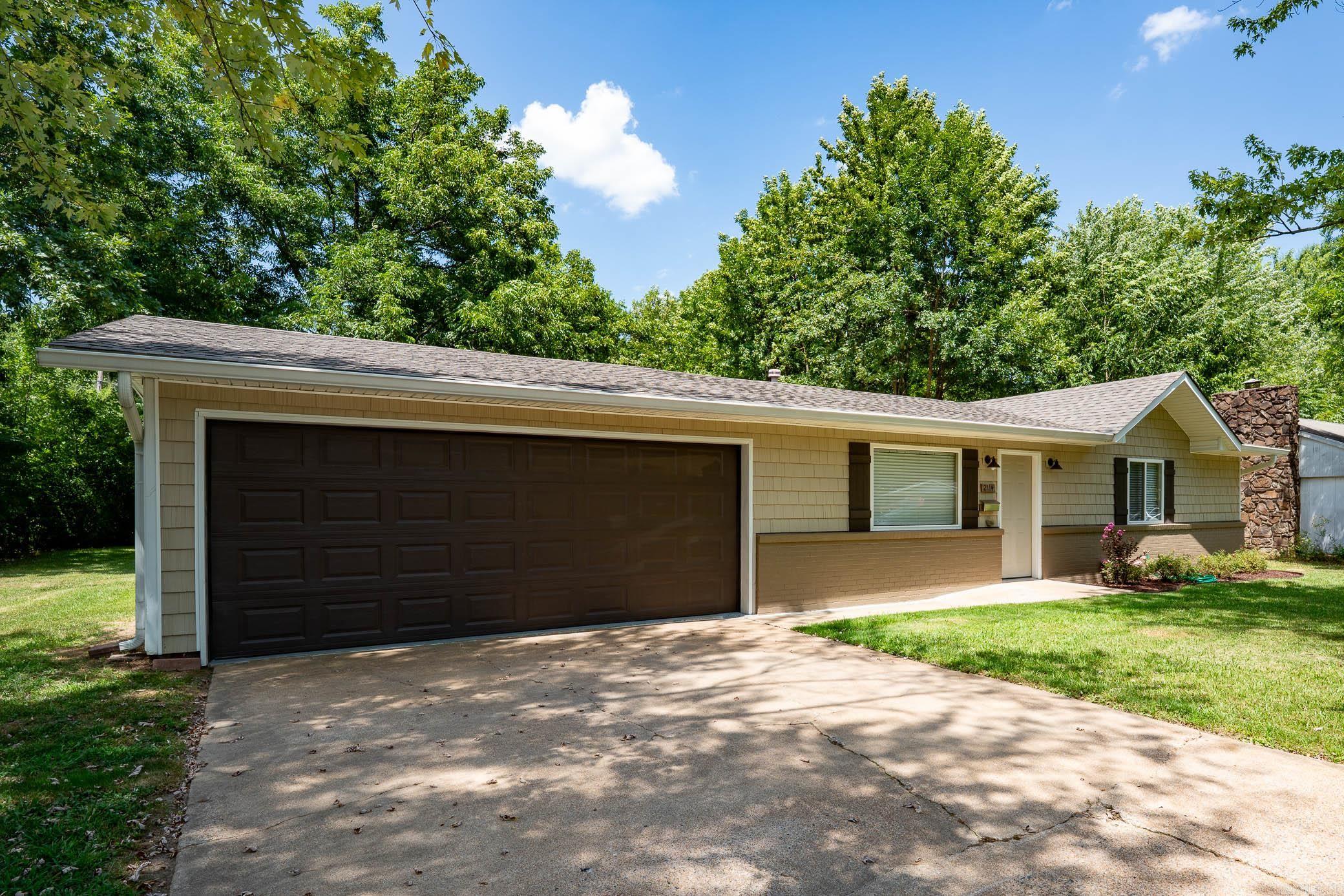 2114 Arkansas Avenue Property Photo 3