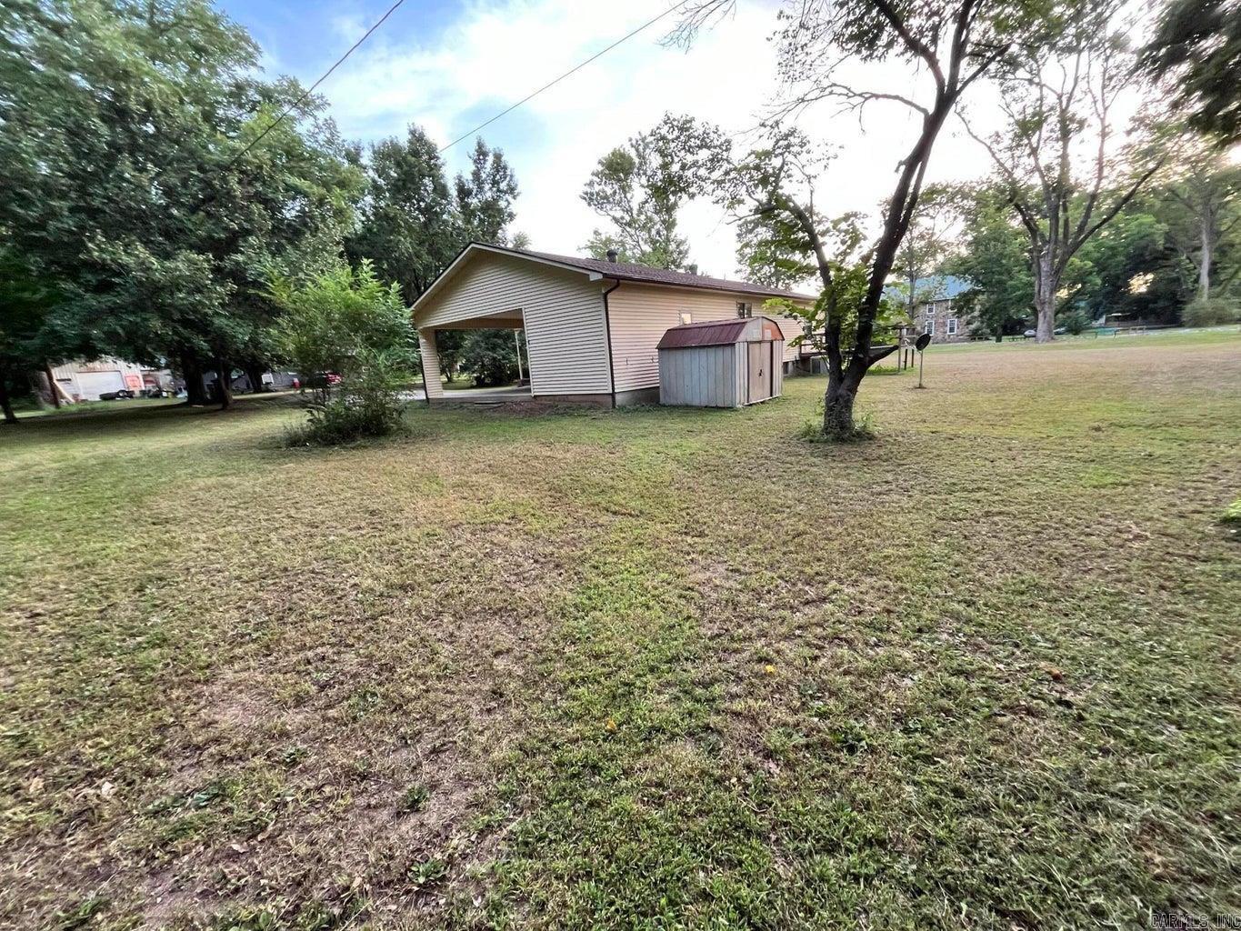 75 Moore Avenue Property Photo 6