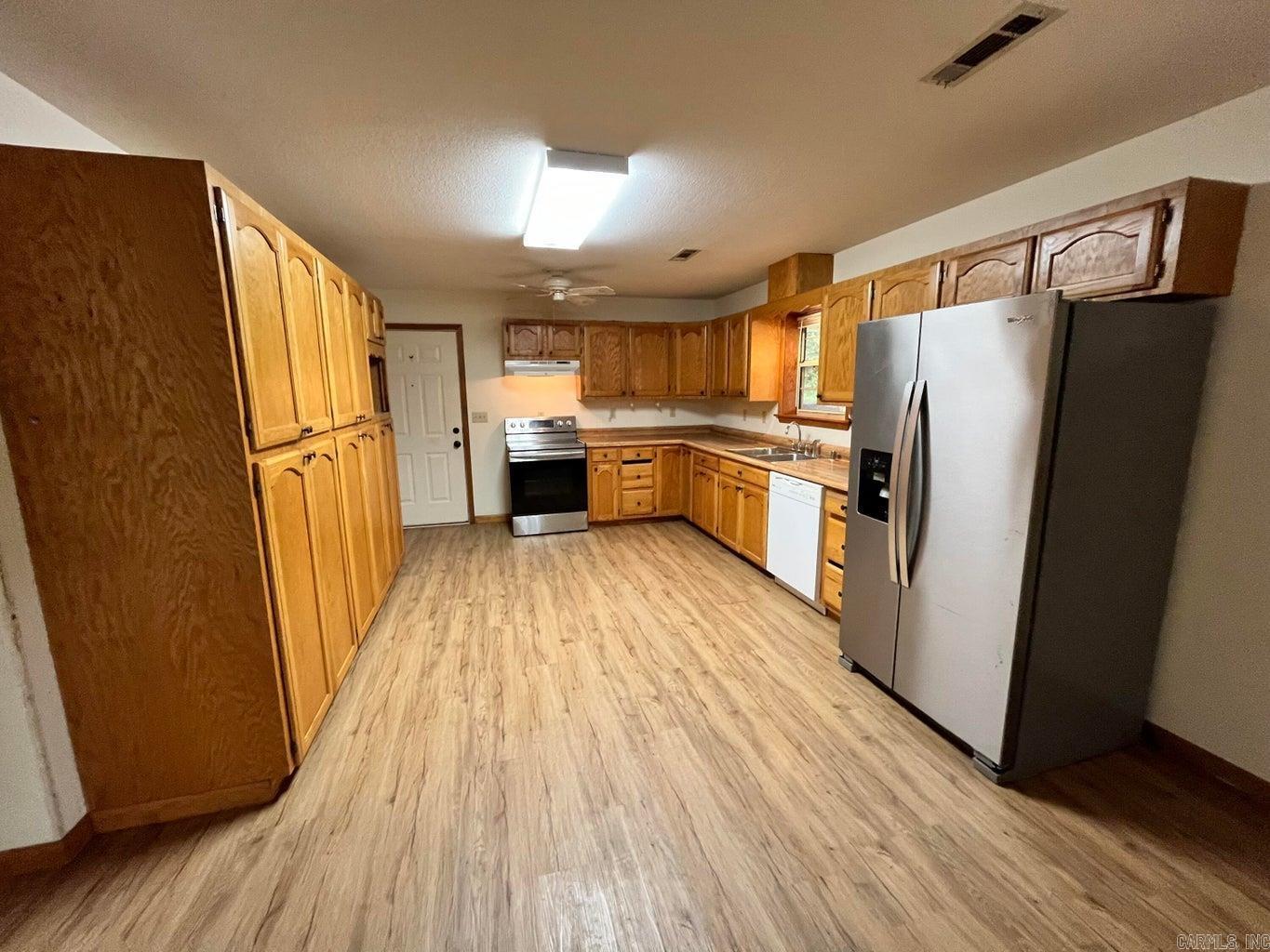75 Moore Avenue Property Photo 12