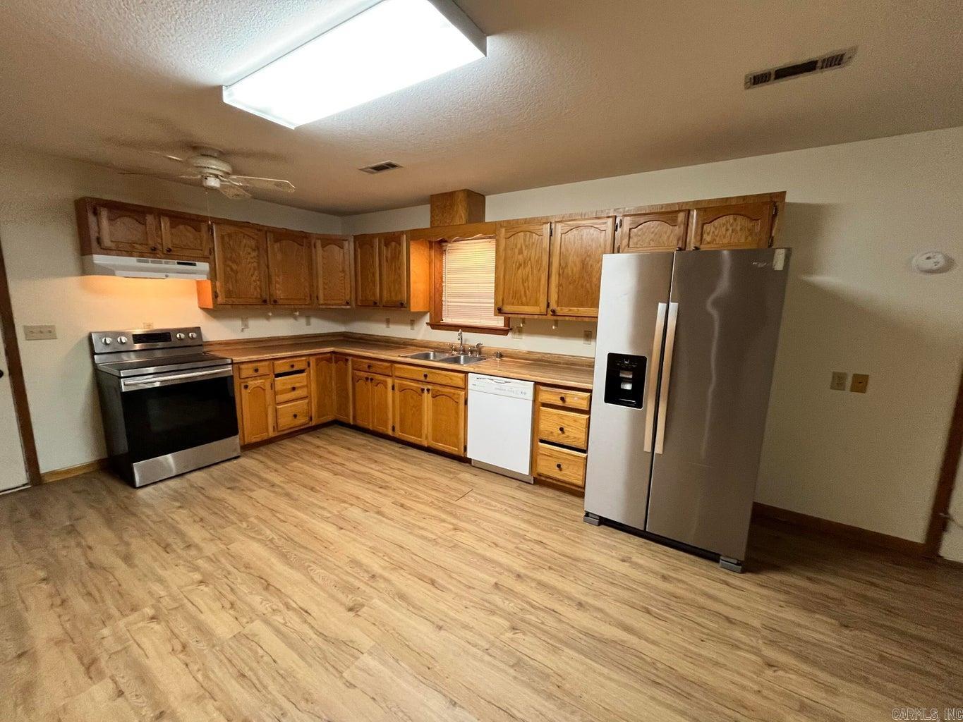 75 Moore Avenue Property Photo 18