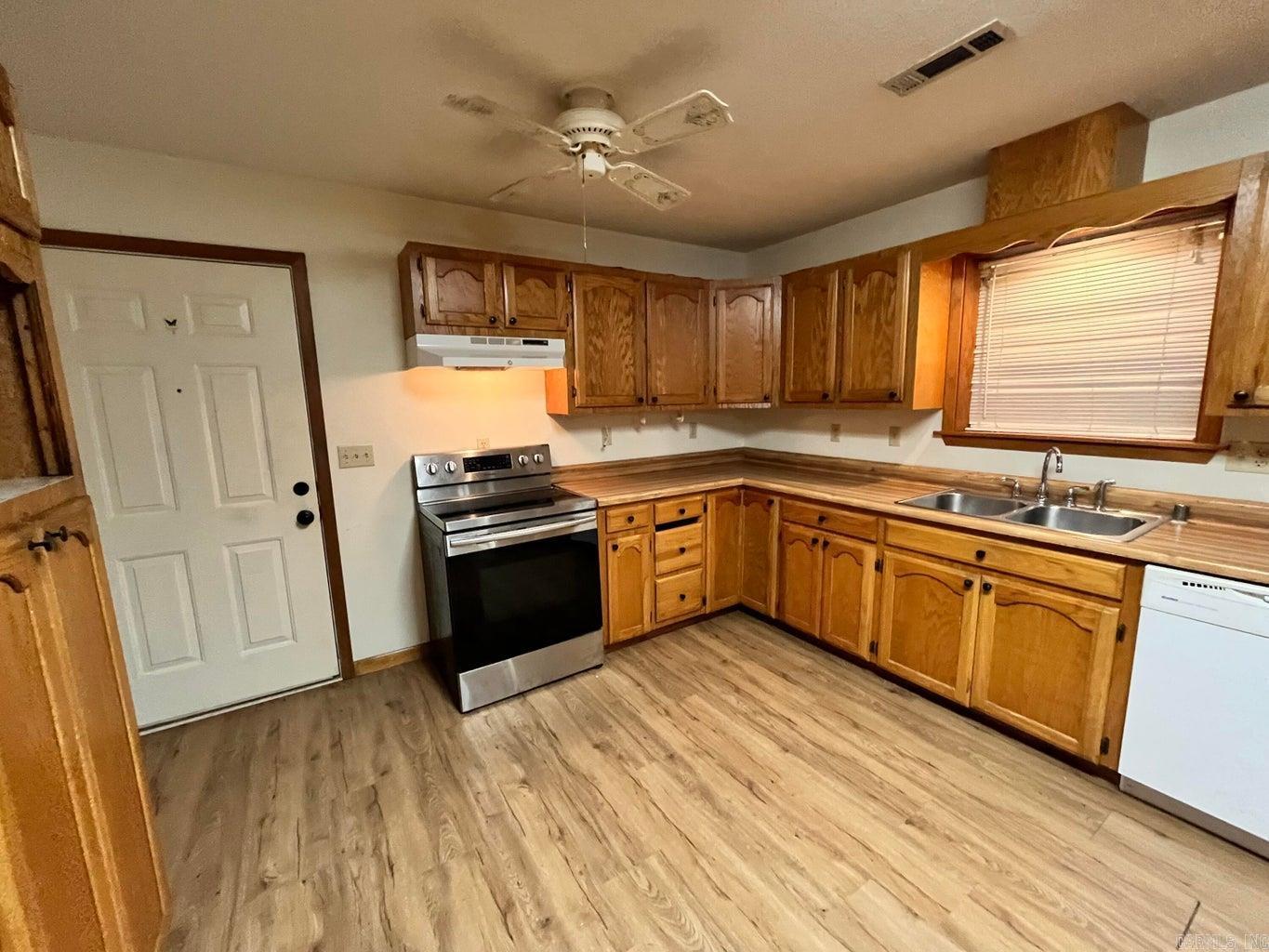75 Moore Avenue Property Photo 19