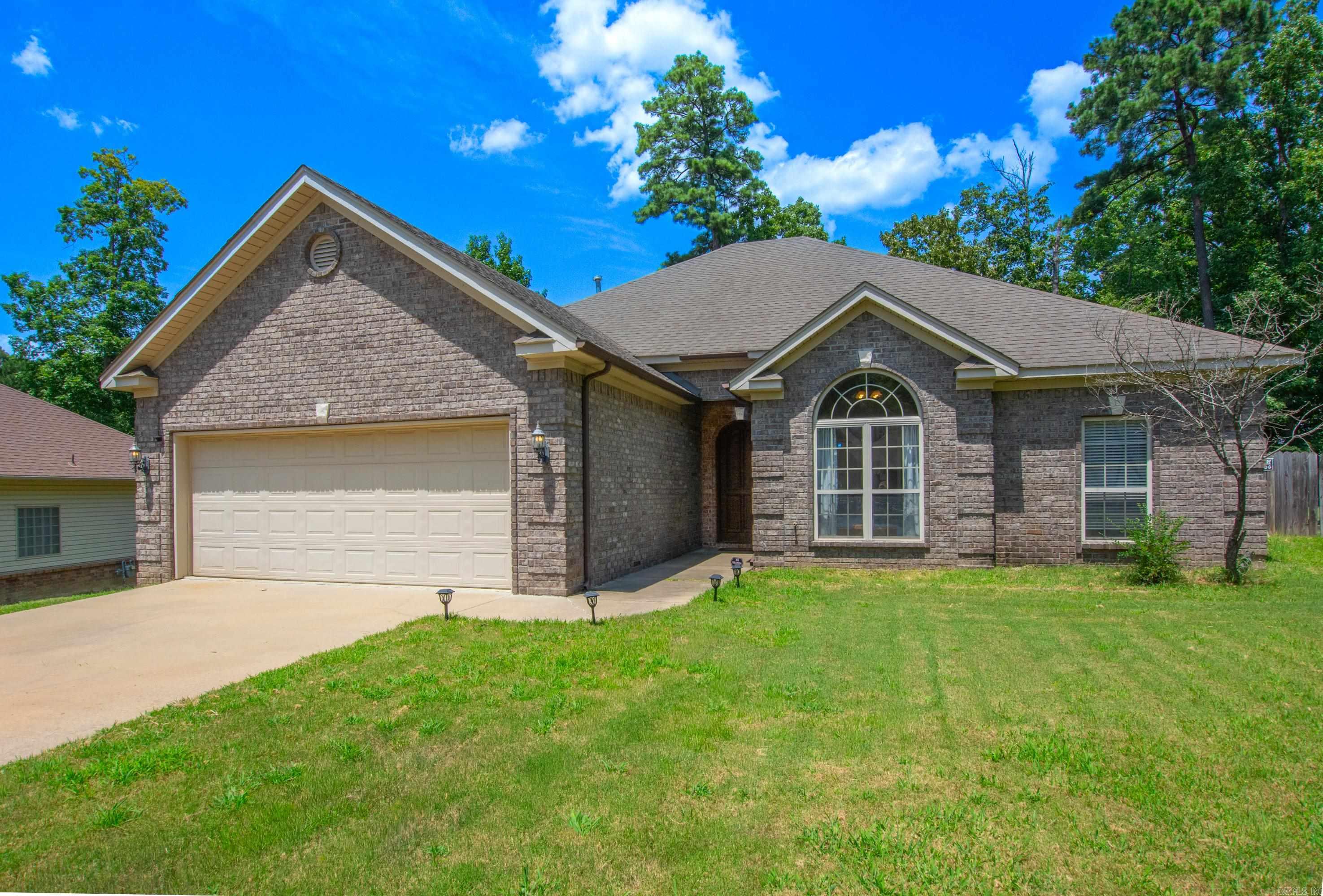 2746 Westbury Drive Property Photo 1