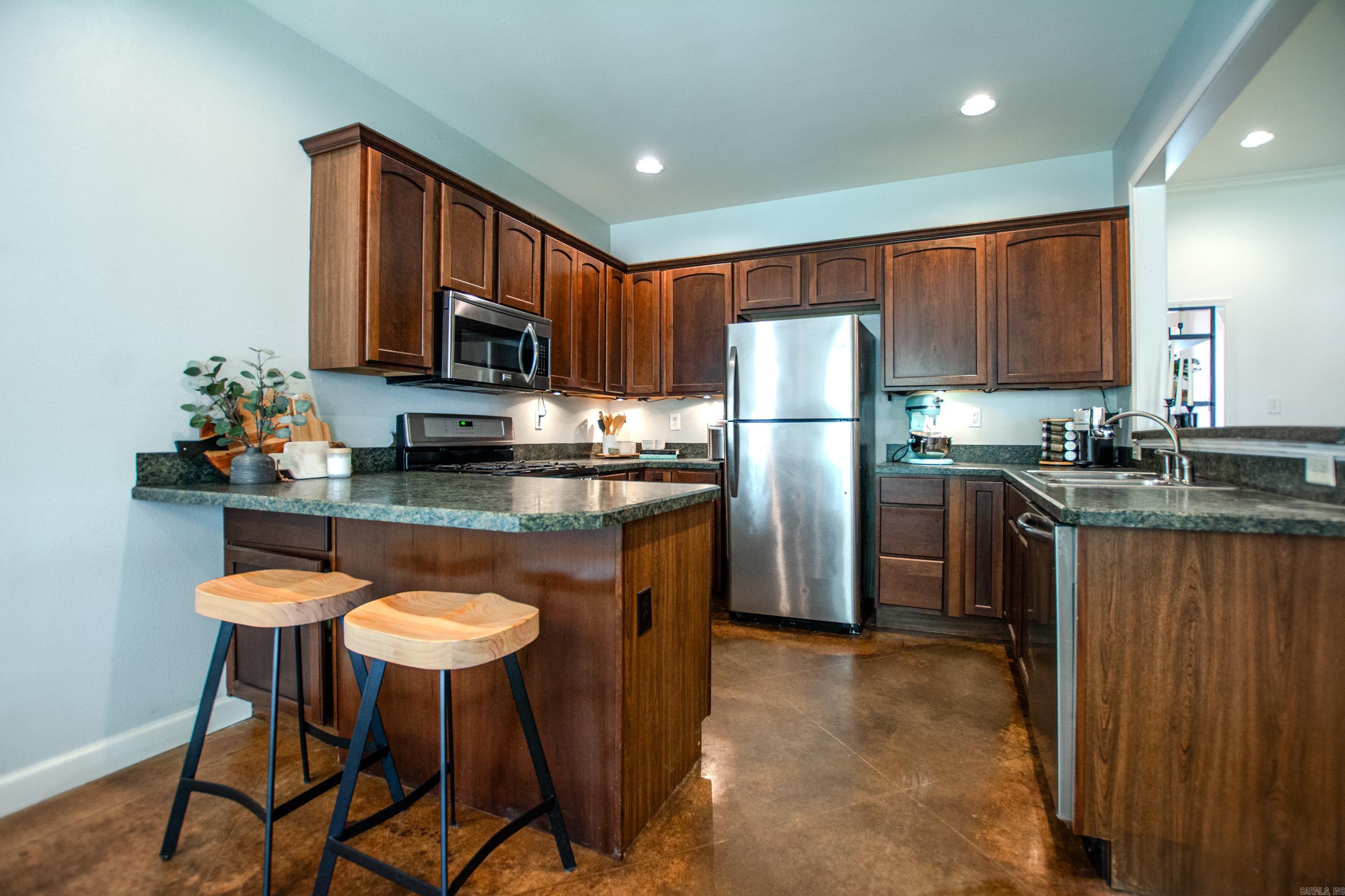 2746 Westbury Drive Property Photo 13