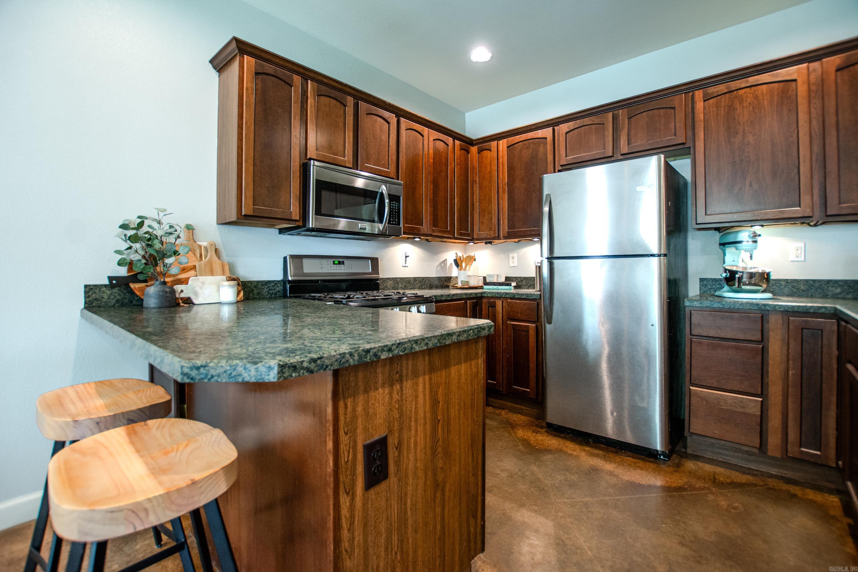 2746 Westbury Drive Property Photo 14