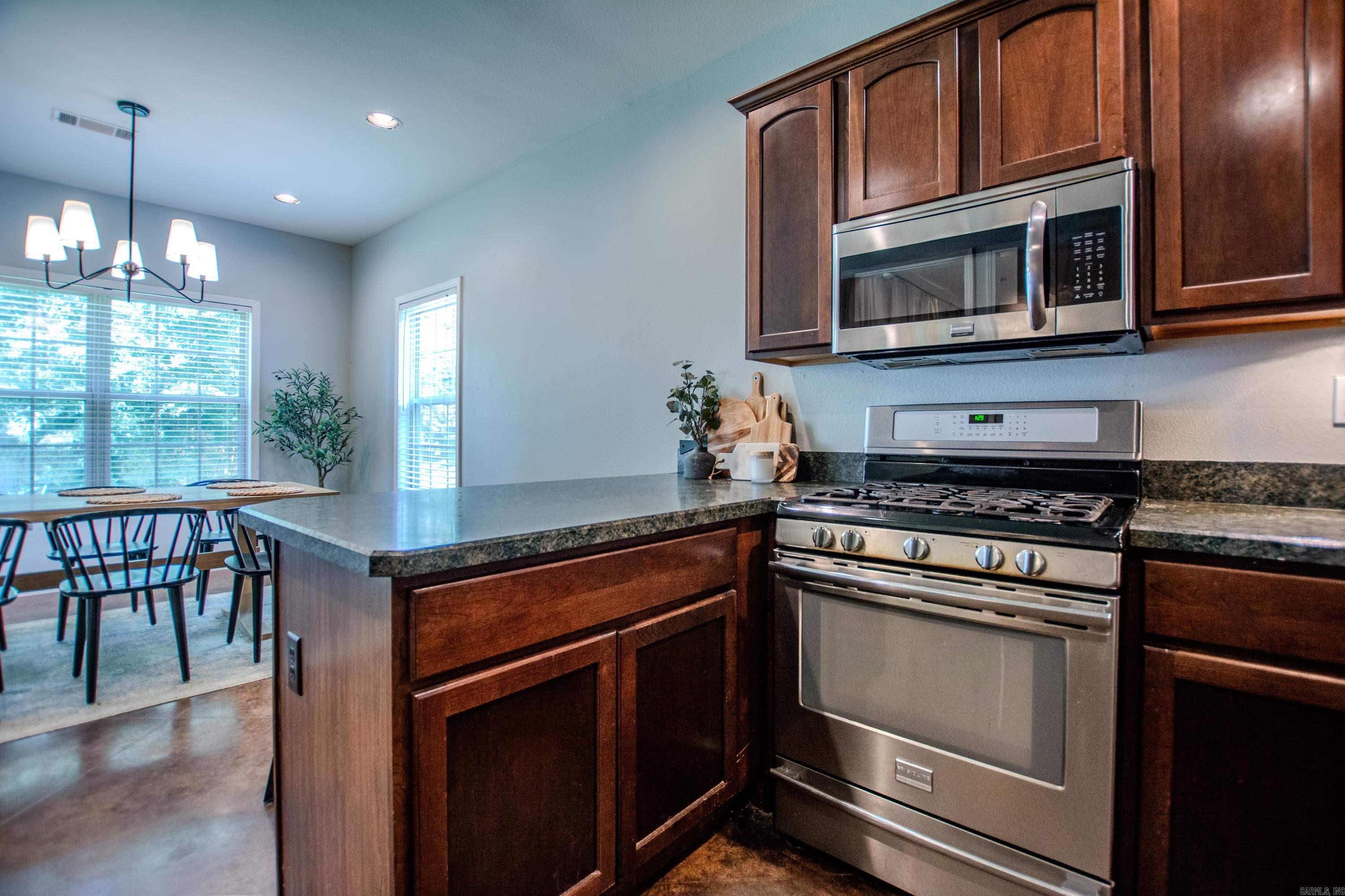 2746 Westbury Drive Property Photo 15