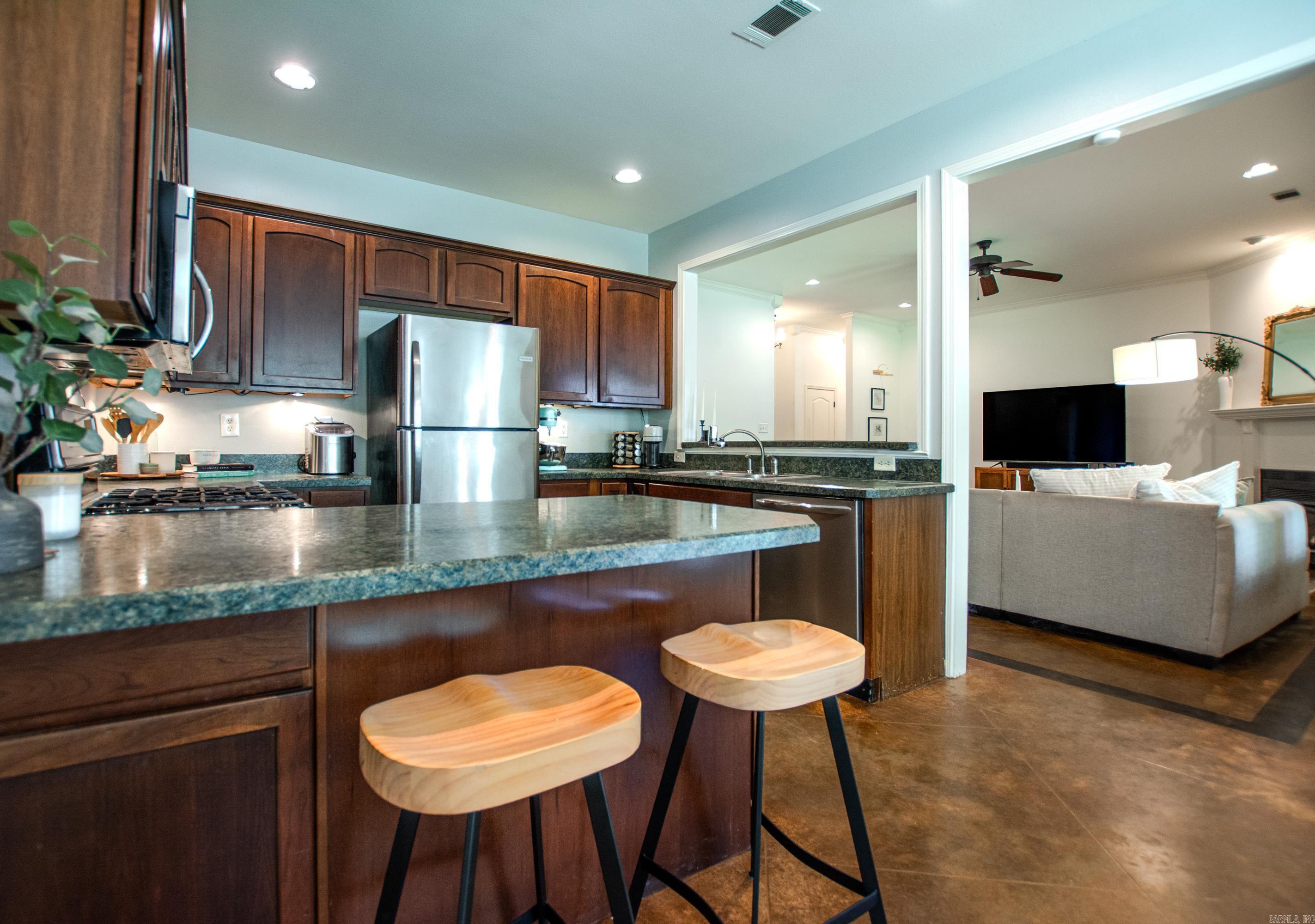 2746 Westbury Drive Property Photo 17