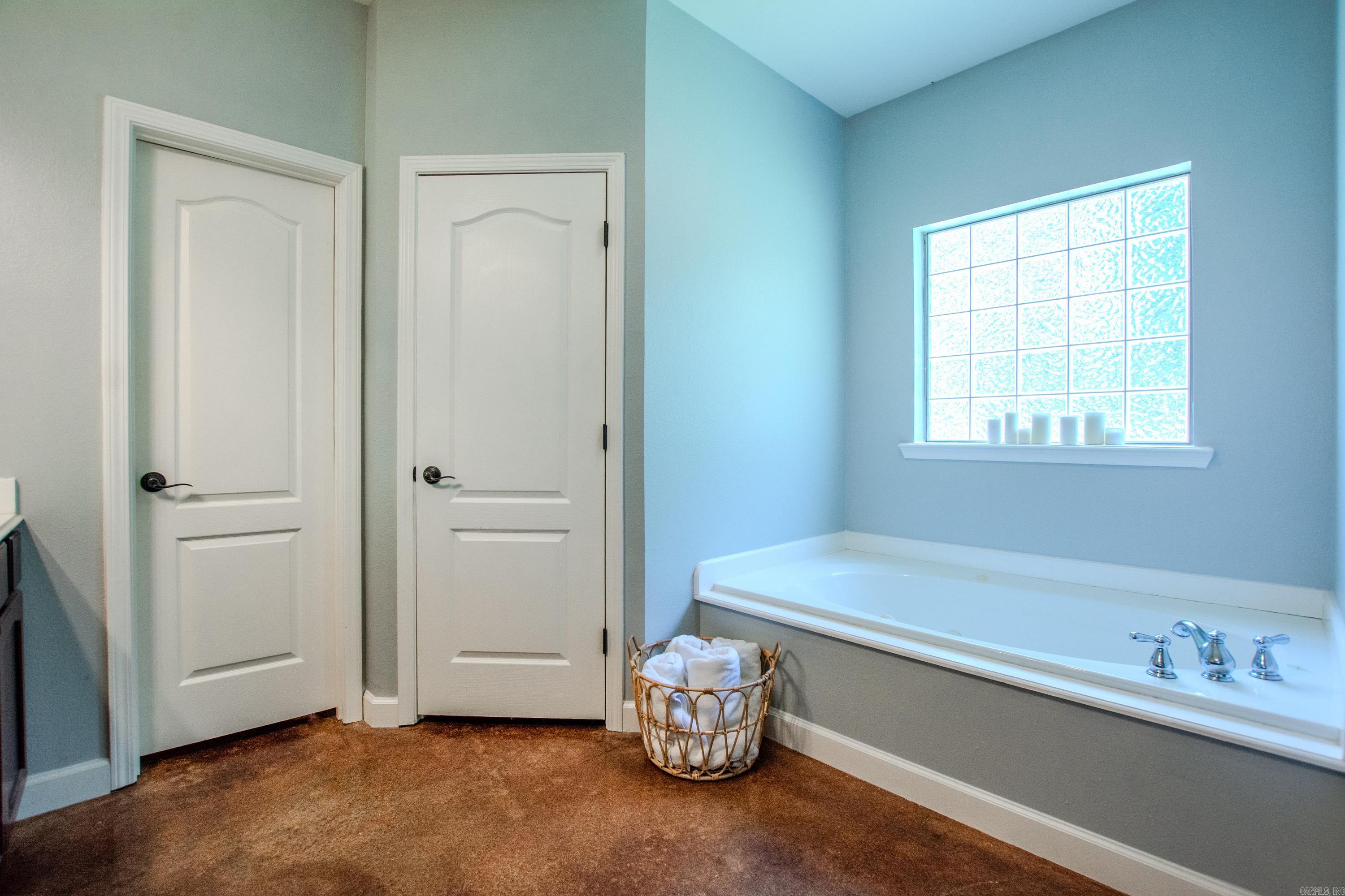 2746 Westbury Drive Property Photo 23