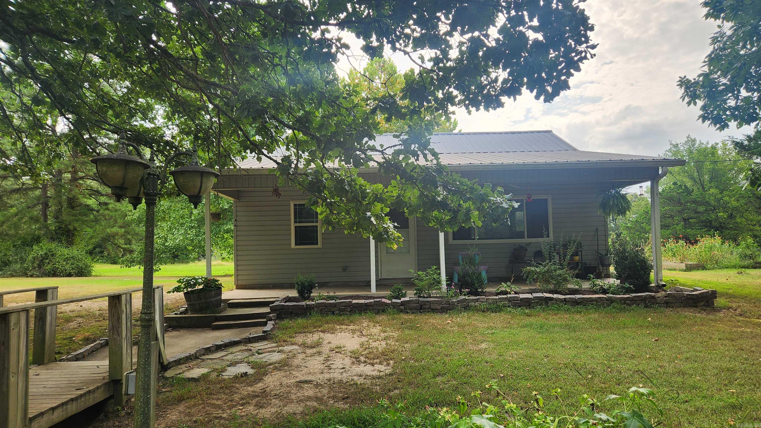 91 Michael Lane Property Photo 1