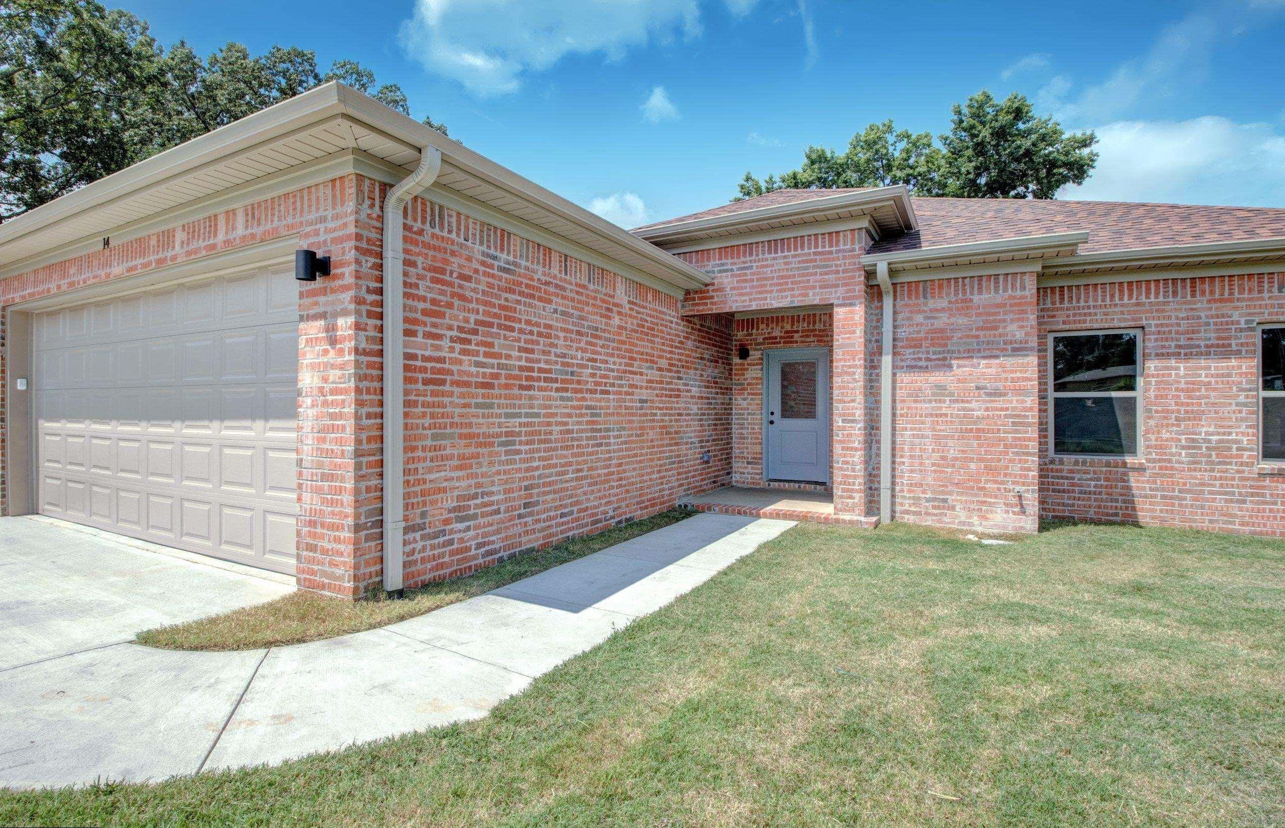 14 Oxford Run Court Property Photo 2