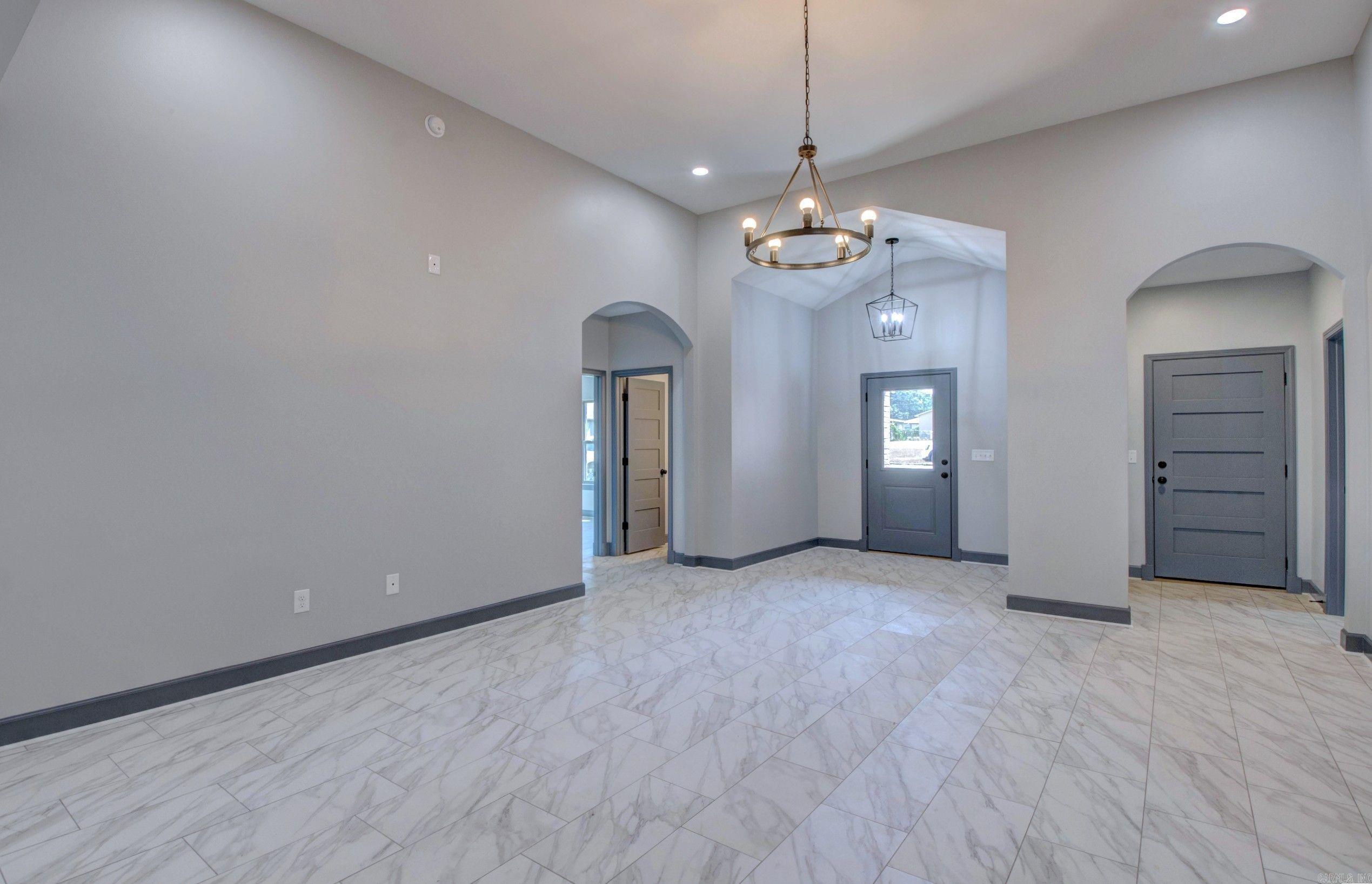 14 Oxford Run Court Property Photo 6