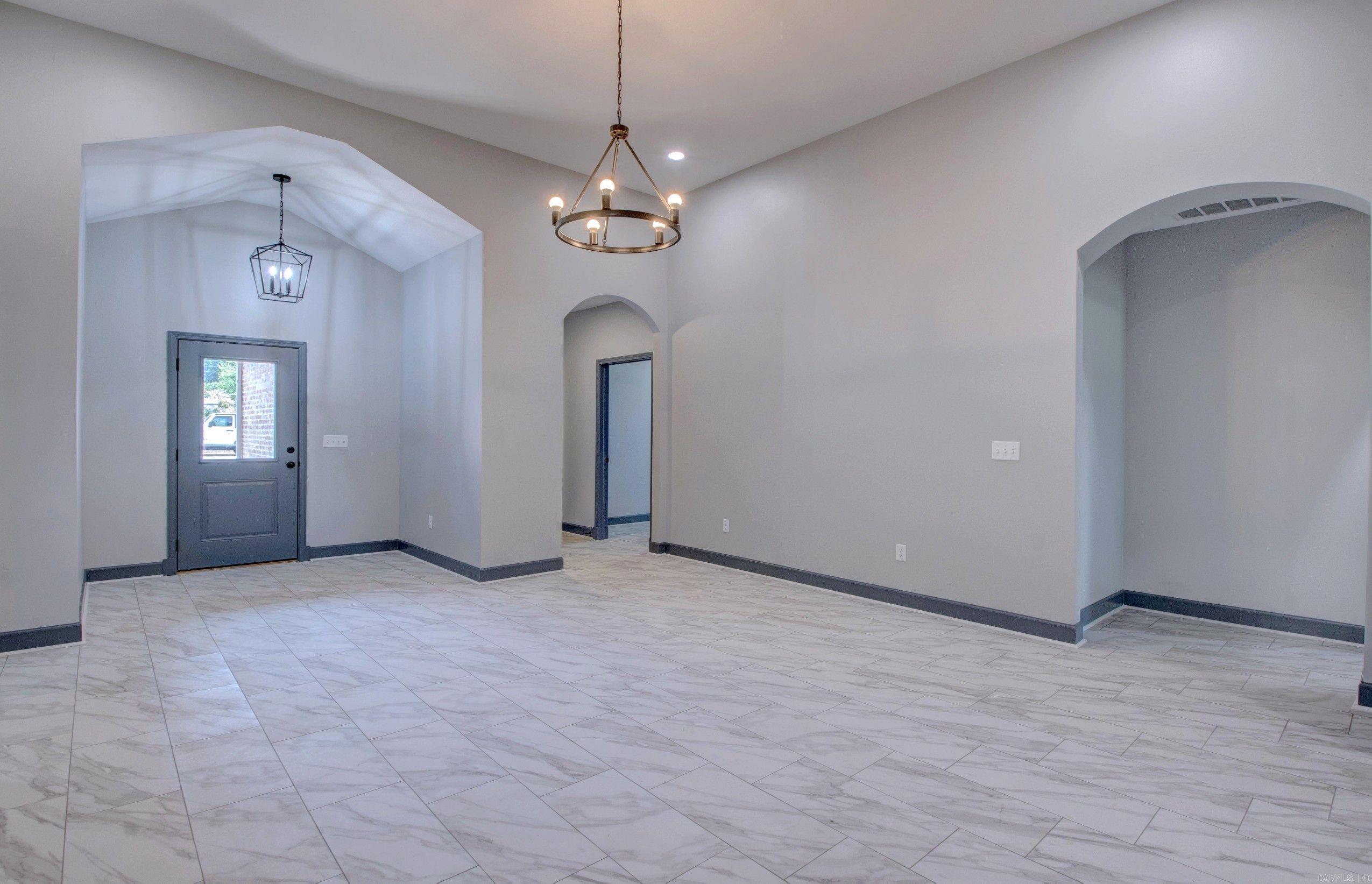 14 Oxford Run Court Property Photo 7