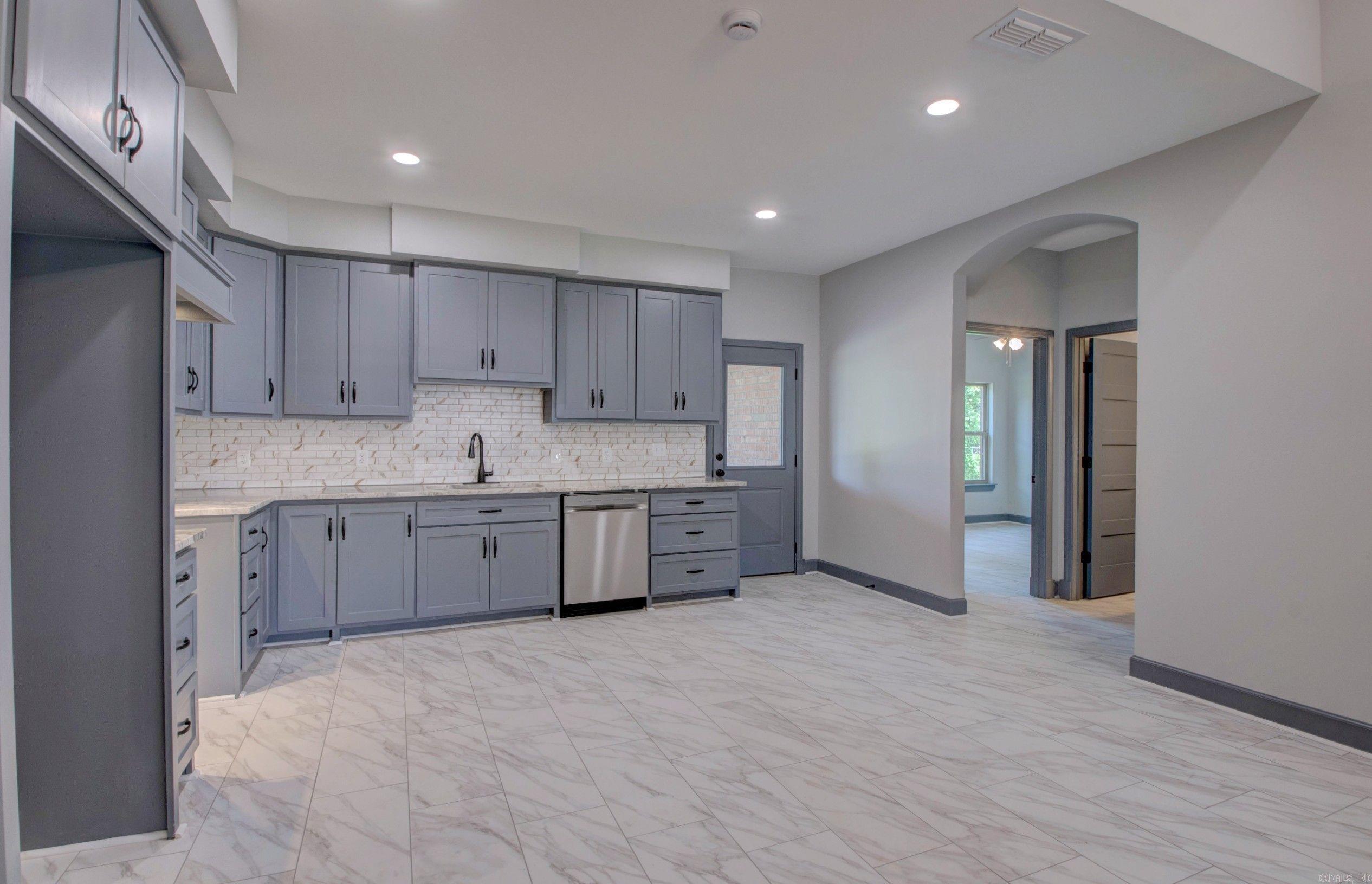 14 Oxford Run Court Property Photo 9