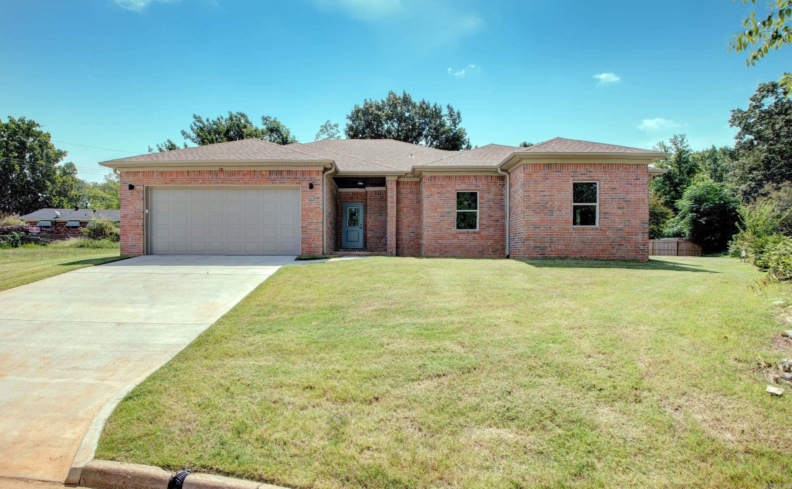19 Oxford Run Court Property Photo 1