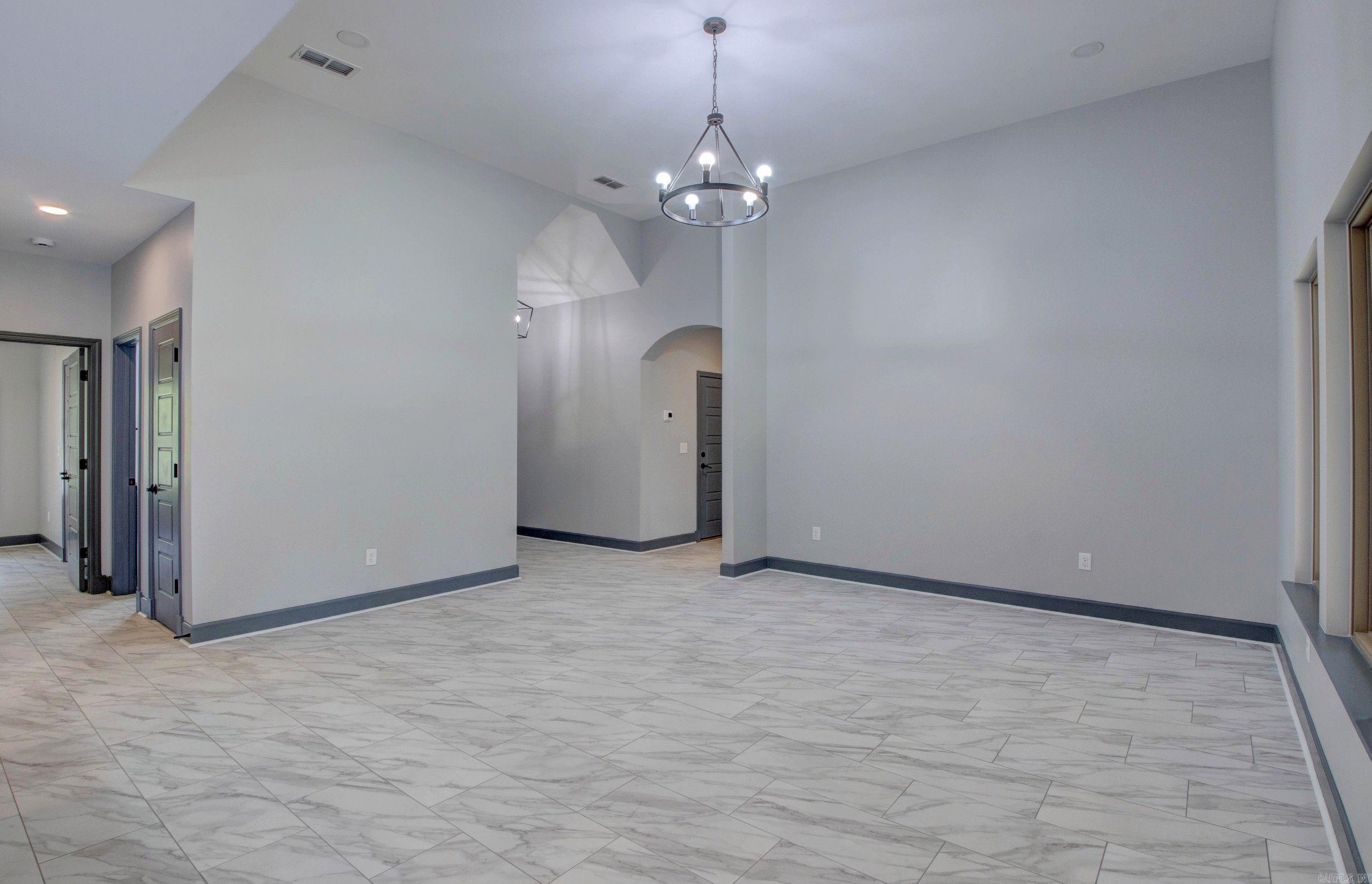 19 Oxford Run Court Property Photo 9
