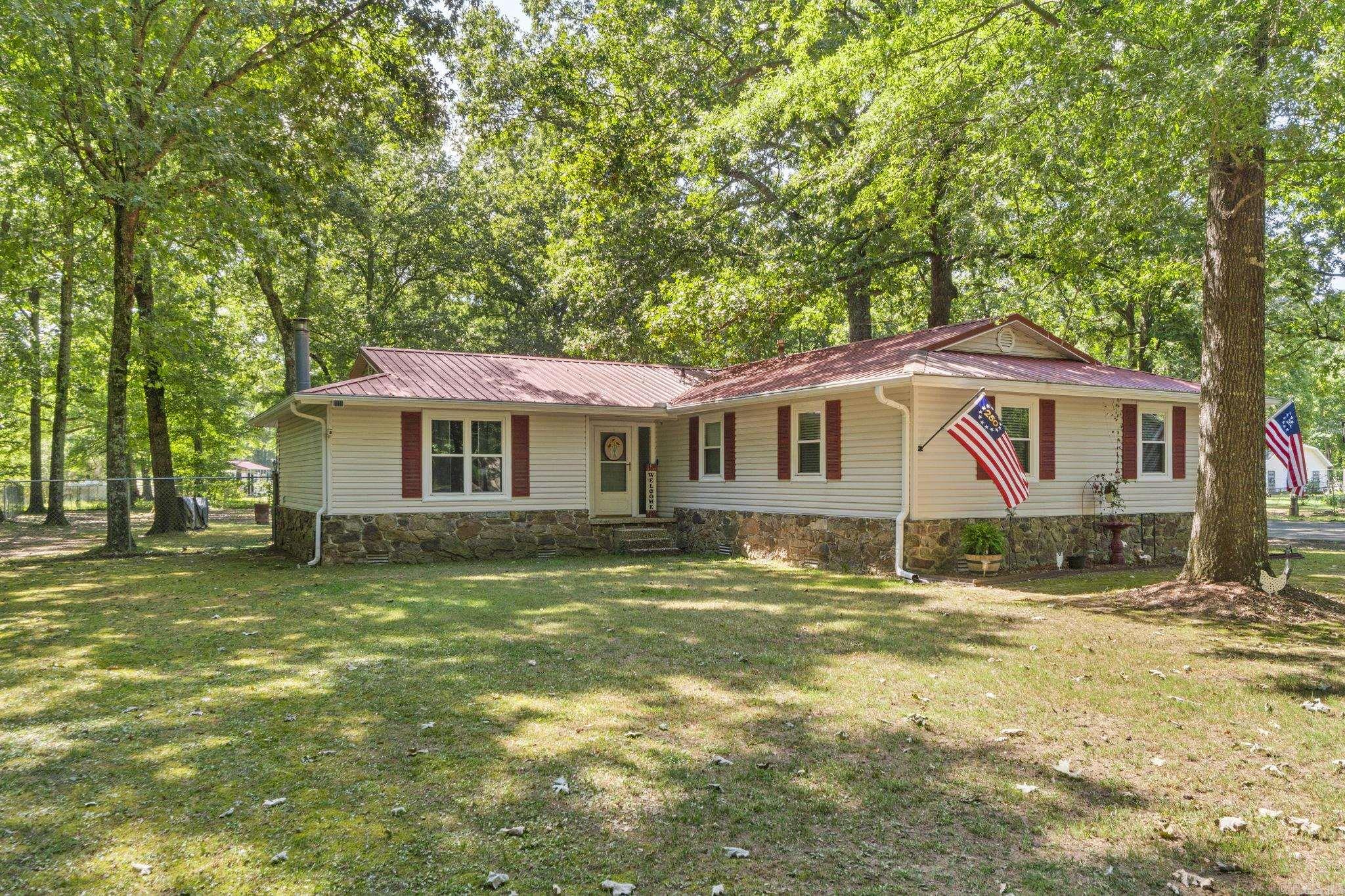 8604 Yellow Oak Drive Property Photo 2
