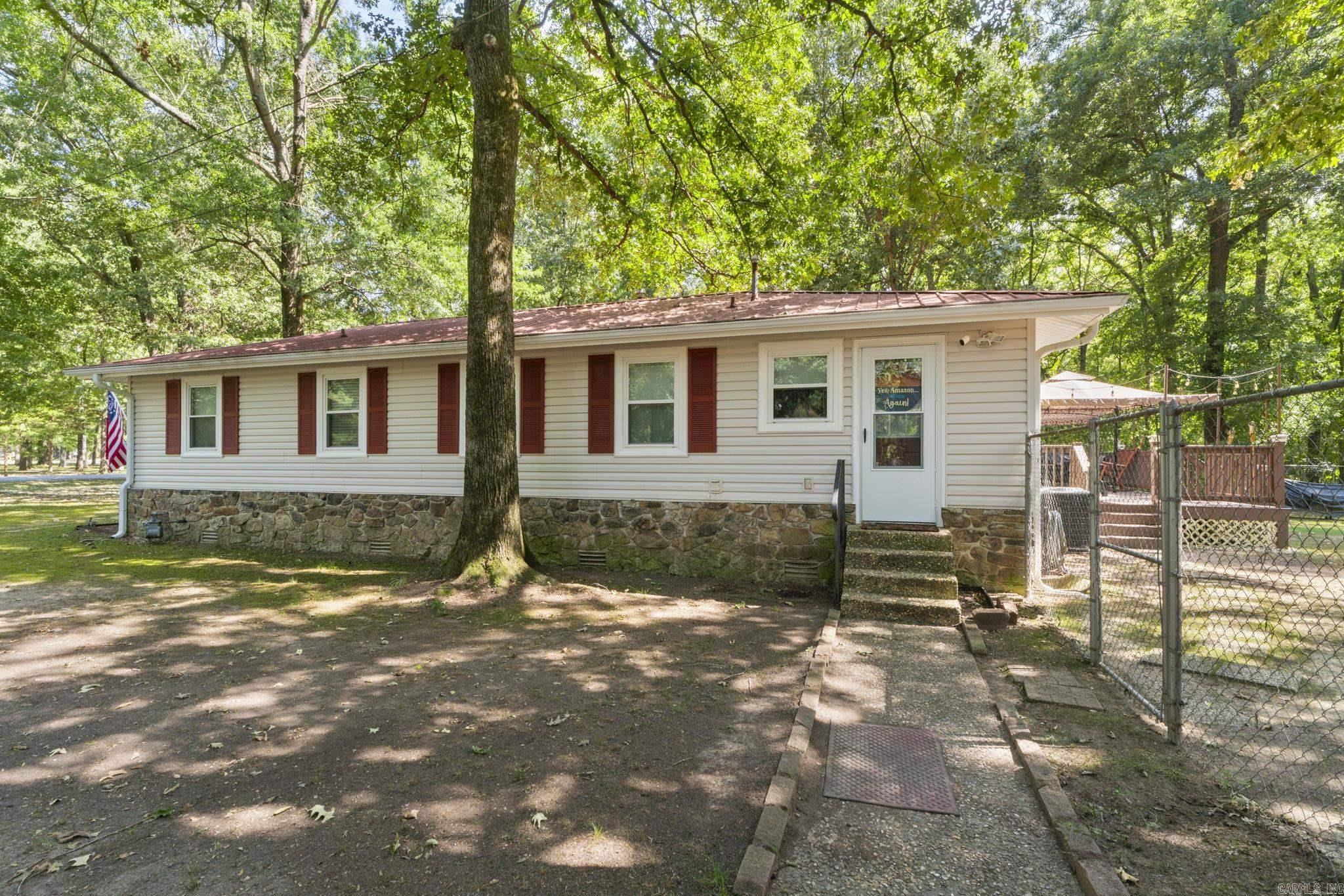 8604 Yellow Oak Drive Property Photo 5