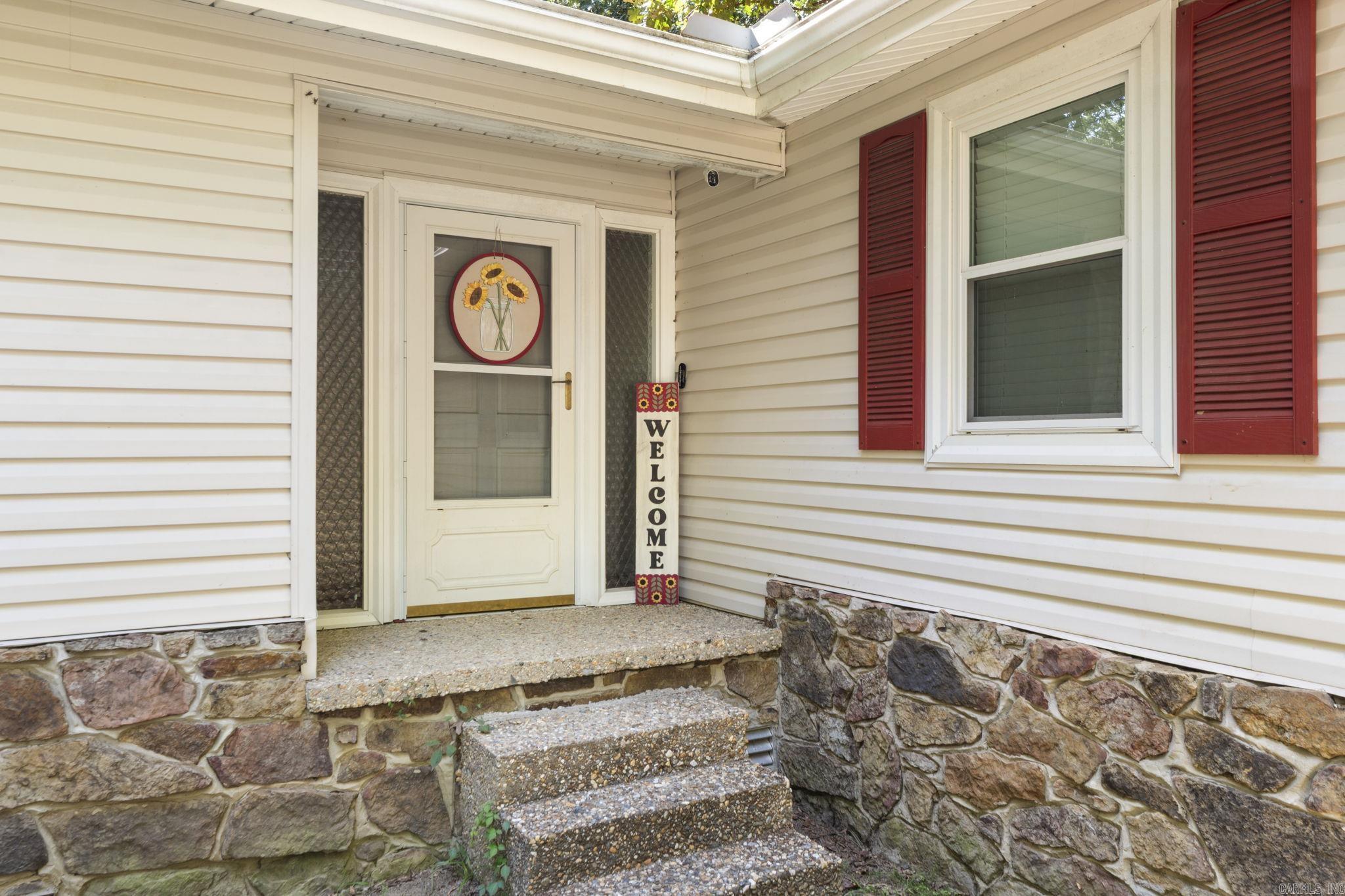8604 Yellow Oak Drive Property Photo 6