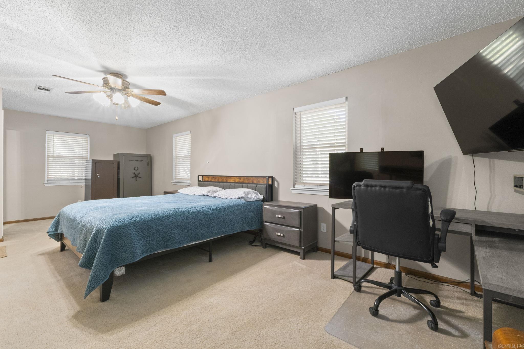 8604 Yellow Oak Drive Property Photo 23