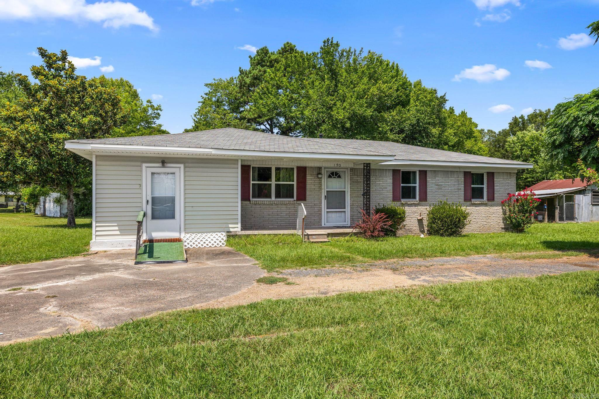 190 Markham Property Photo 1
